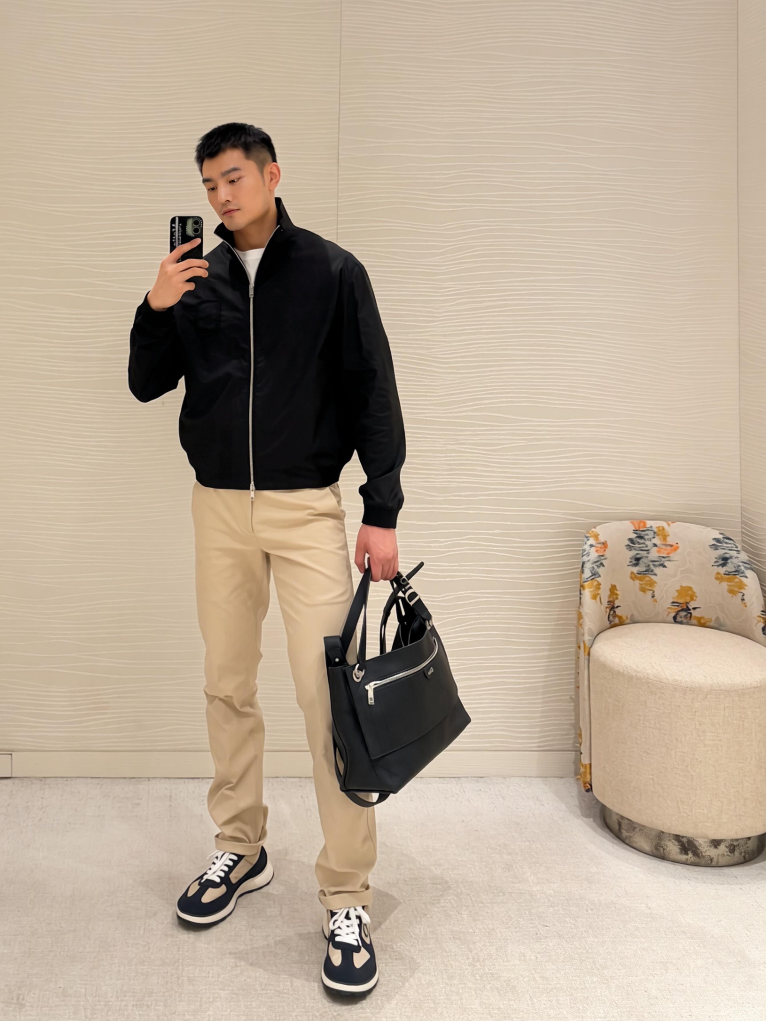 CD sleek understated jacket