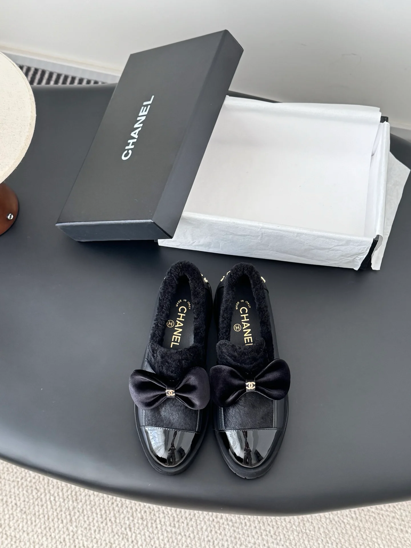 Chan 25fw lined flats