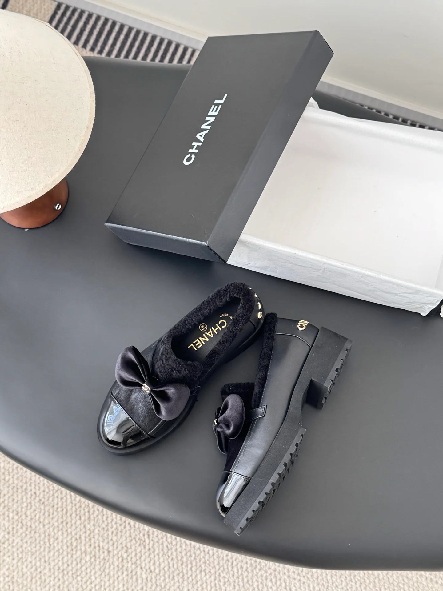 Chan 25fw lined flats