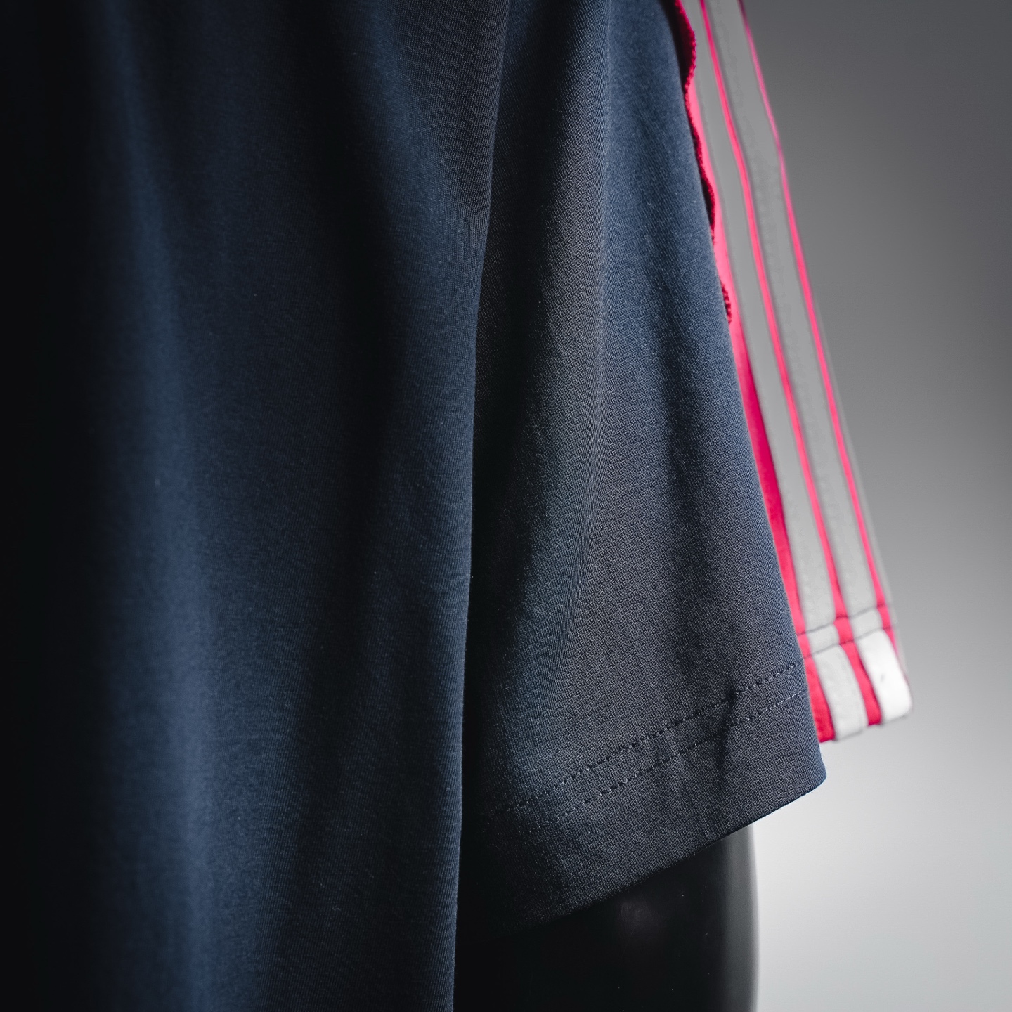 Balen striped shoulder t-shirt
