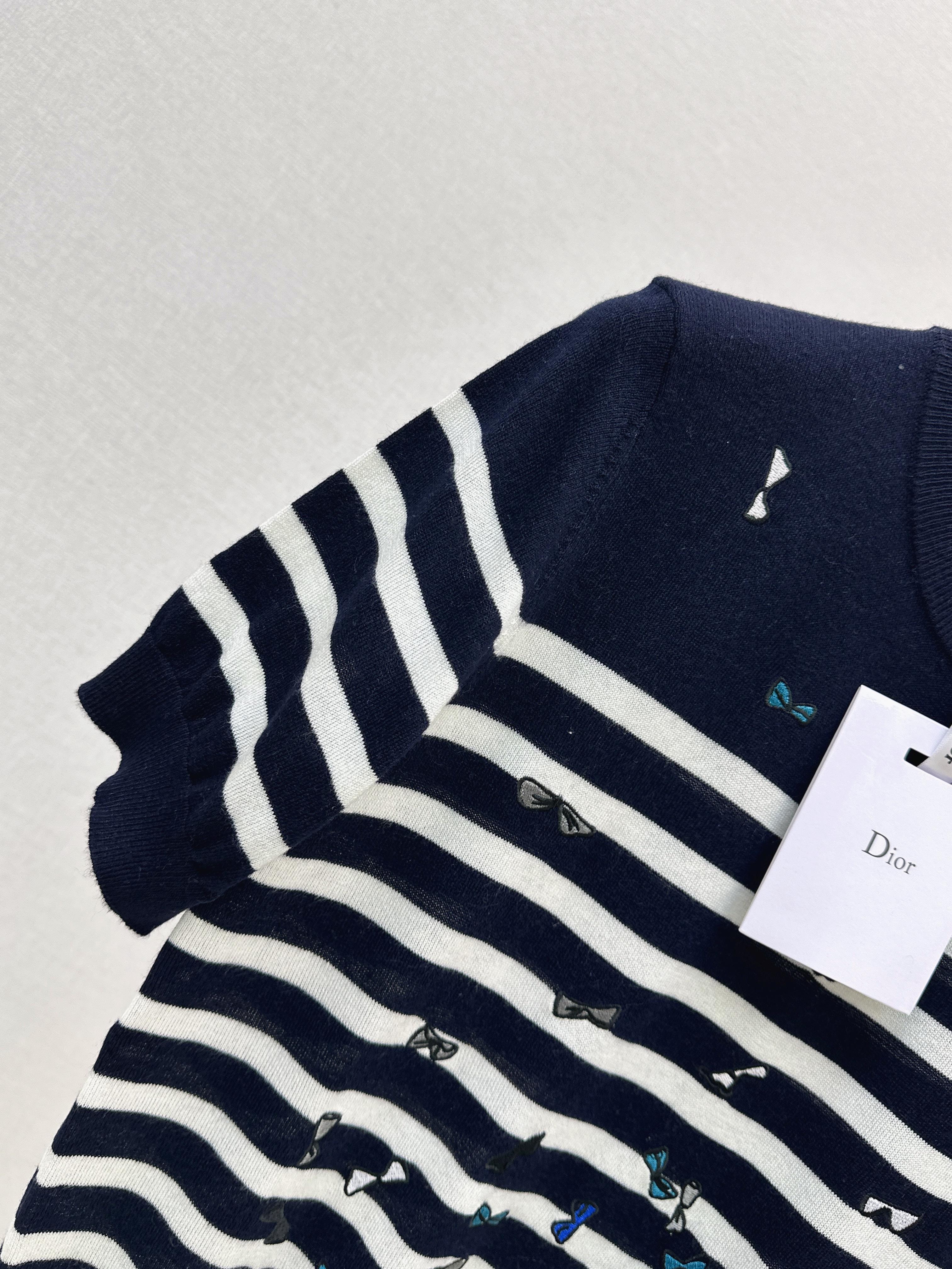CD 26ss bow embroidery knit sweater