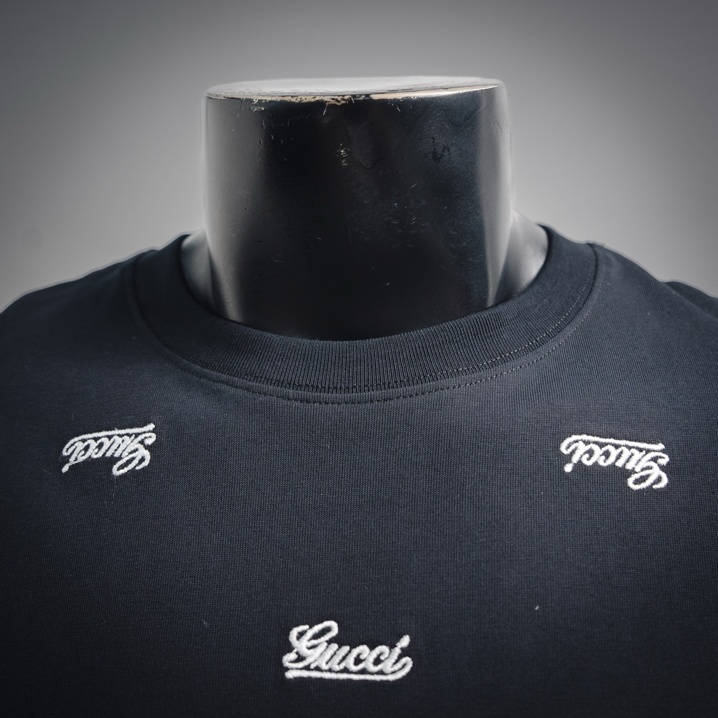 Guc logo embroidered t-shirt