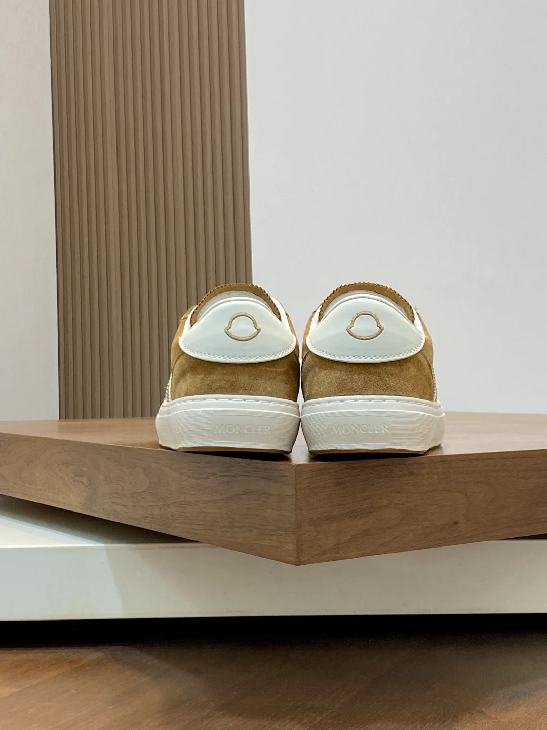 Mon low-top retro sneakers