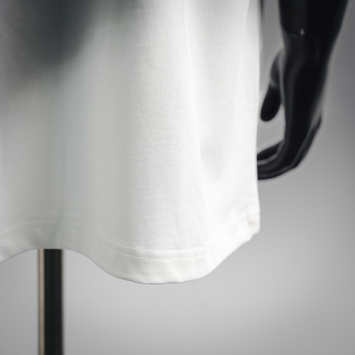 Loe patch letter t-shirt