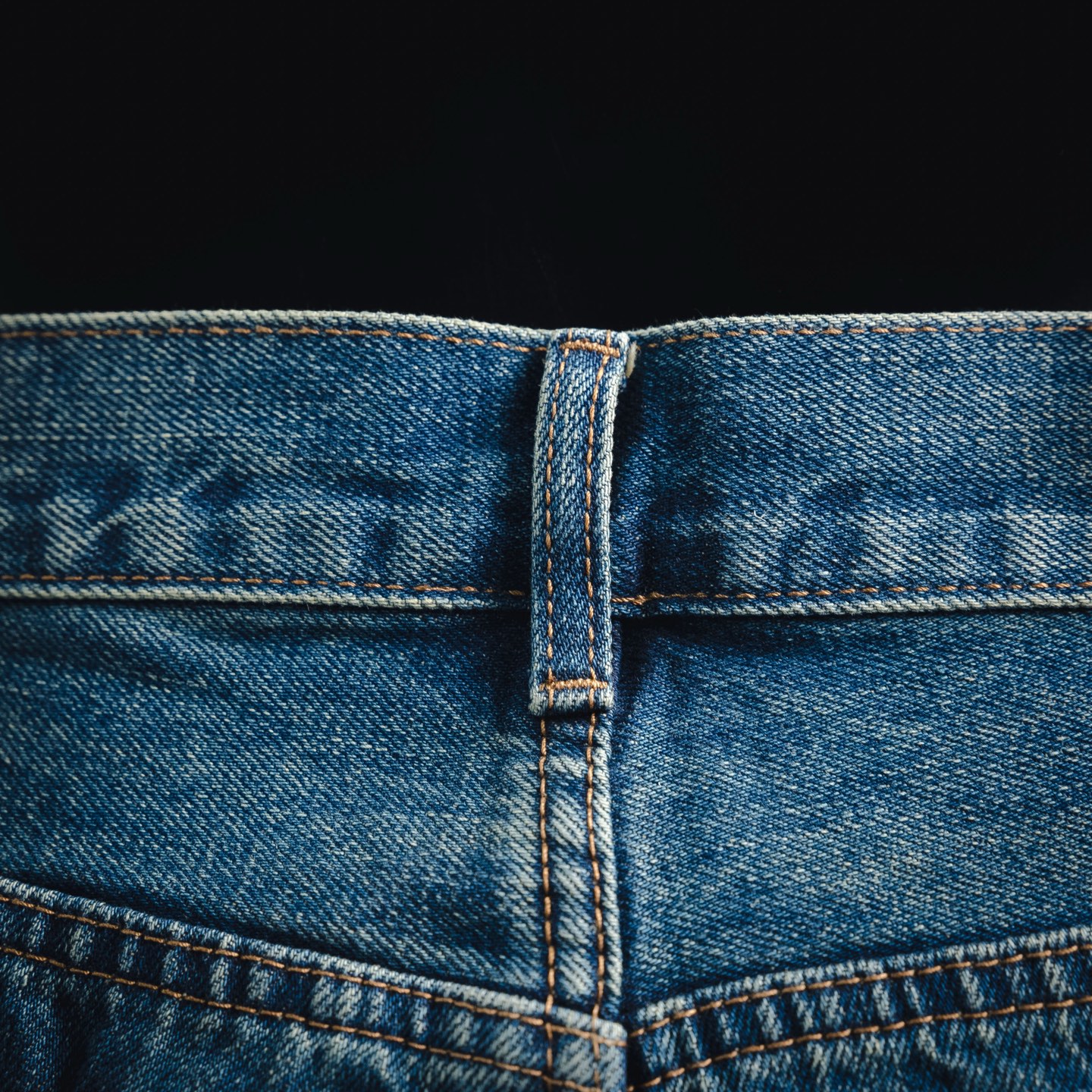 Cel distressed jeans