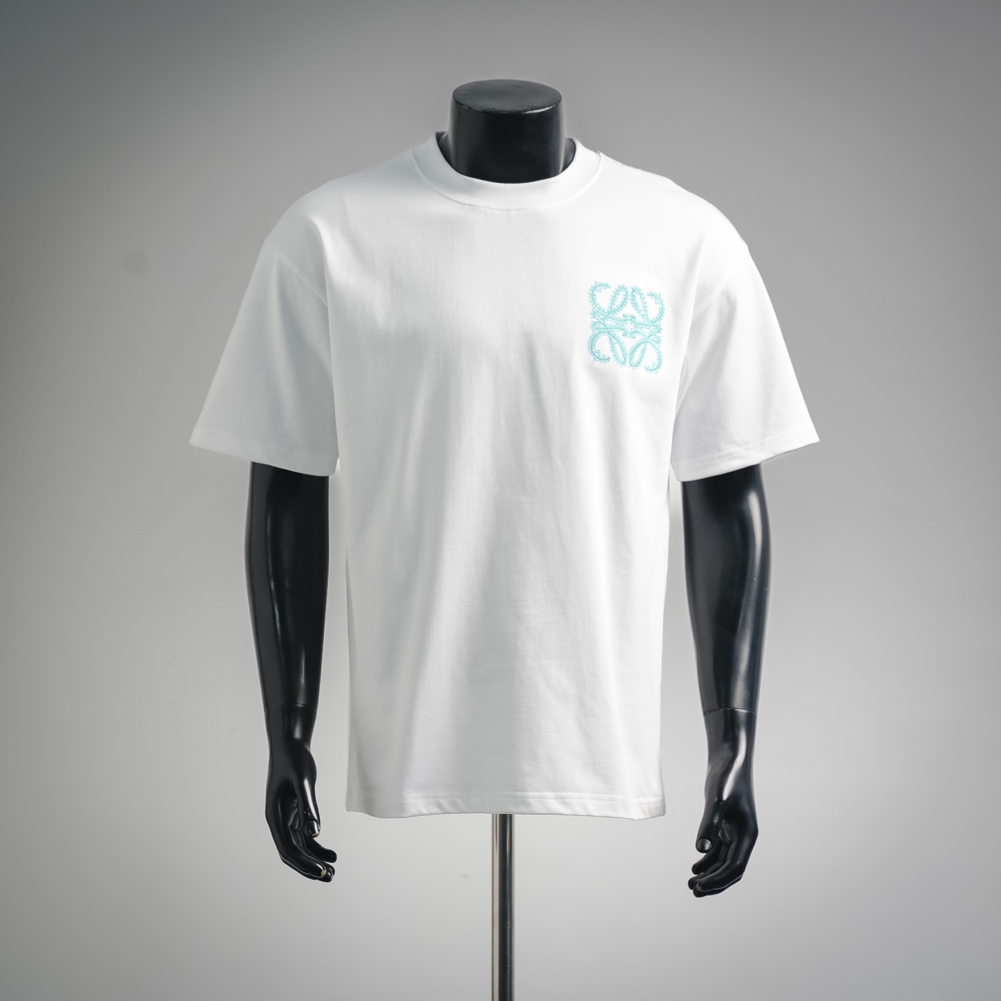 Loe embroidery t-shirt