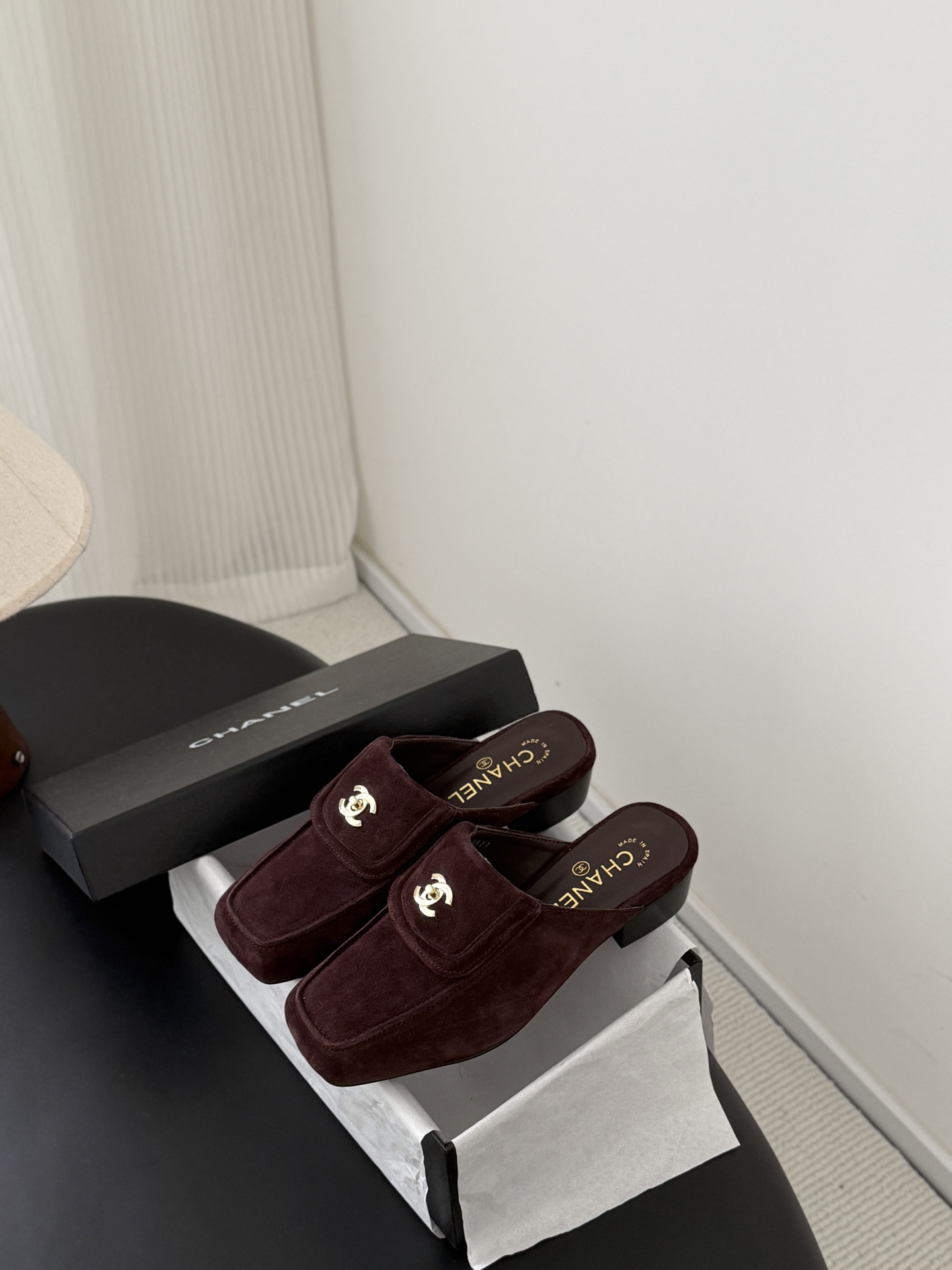 Chan 26C suede mules