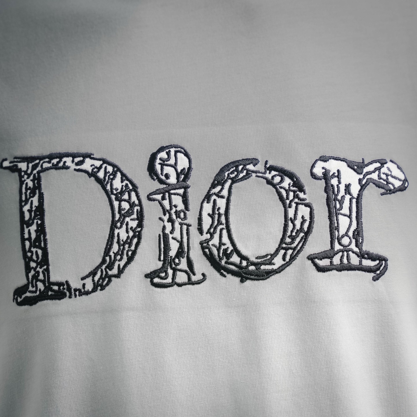 CD letter embroidered t-shirt