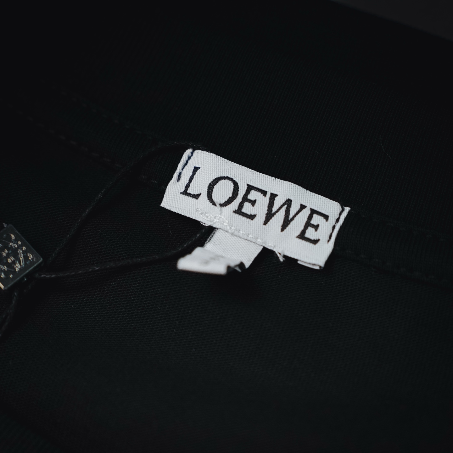 Loe pocket zip t-shirt