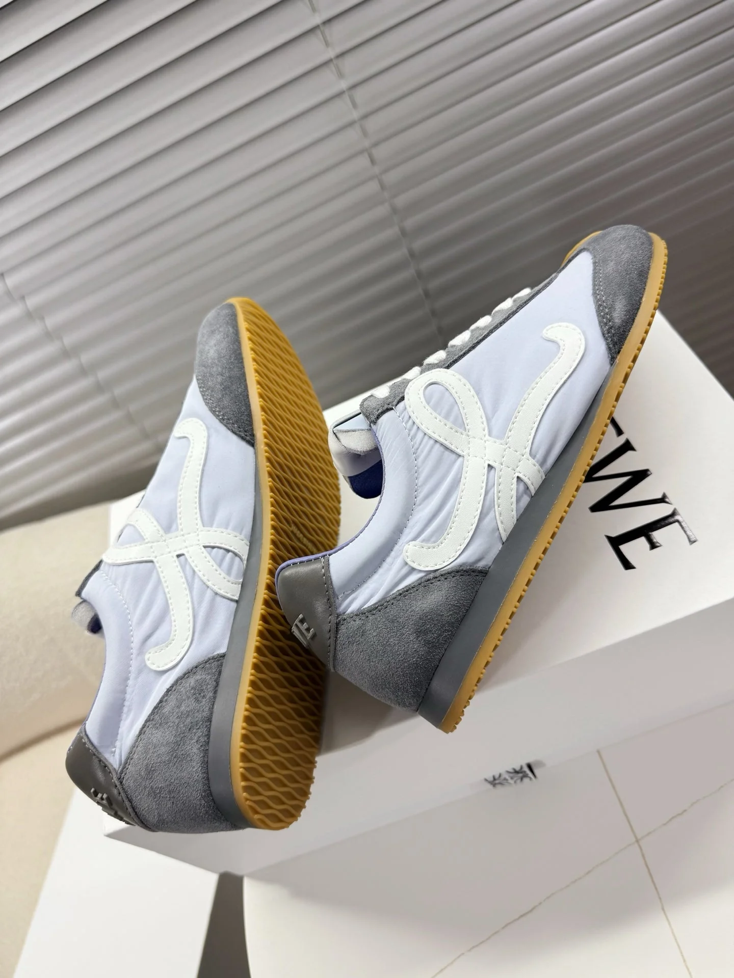 Loe 25fw all-match shoe
