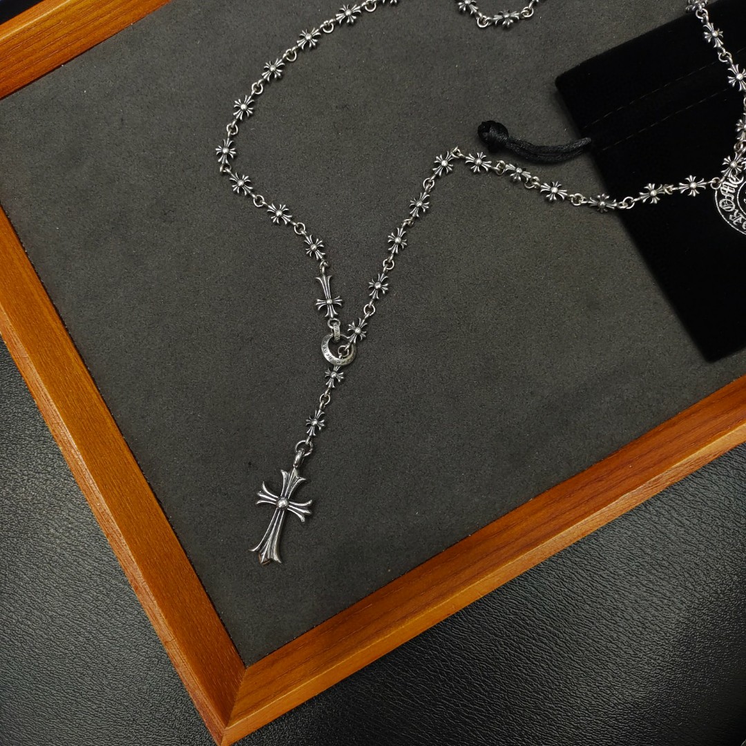 Chrome adjustable necklace