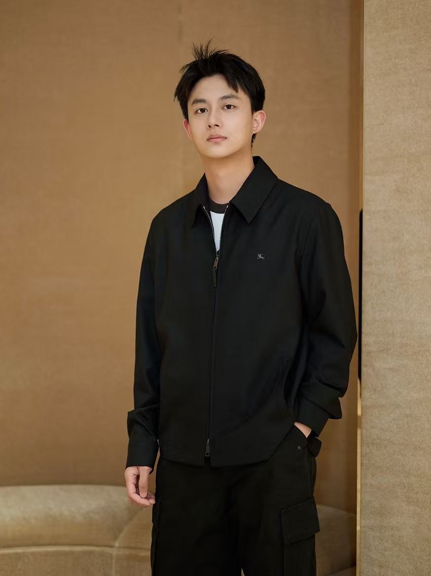 Bur minimal sleek jacket