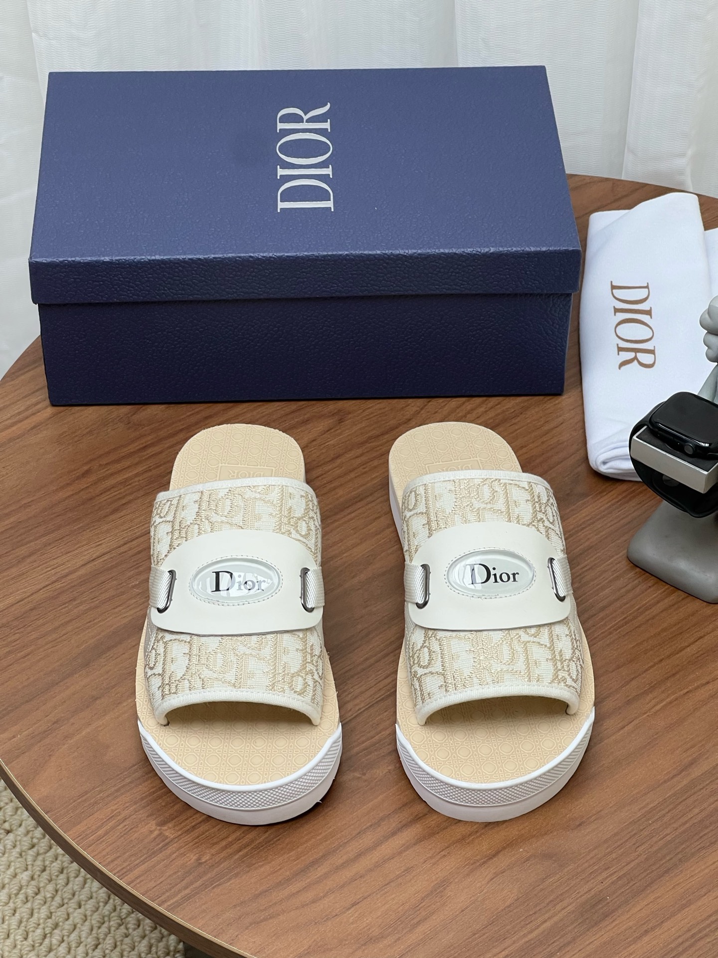 CD printed slippers