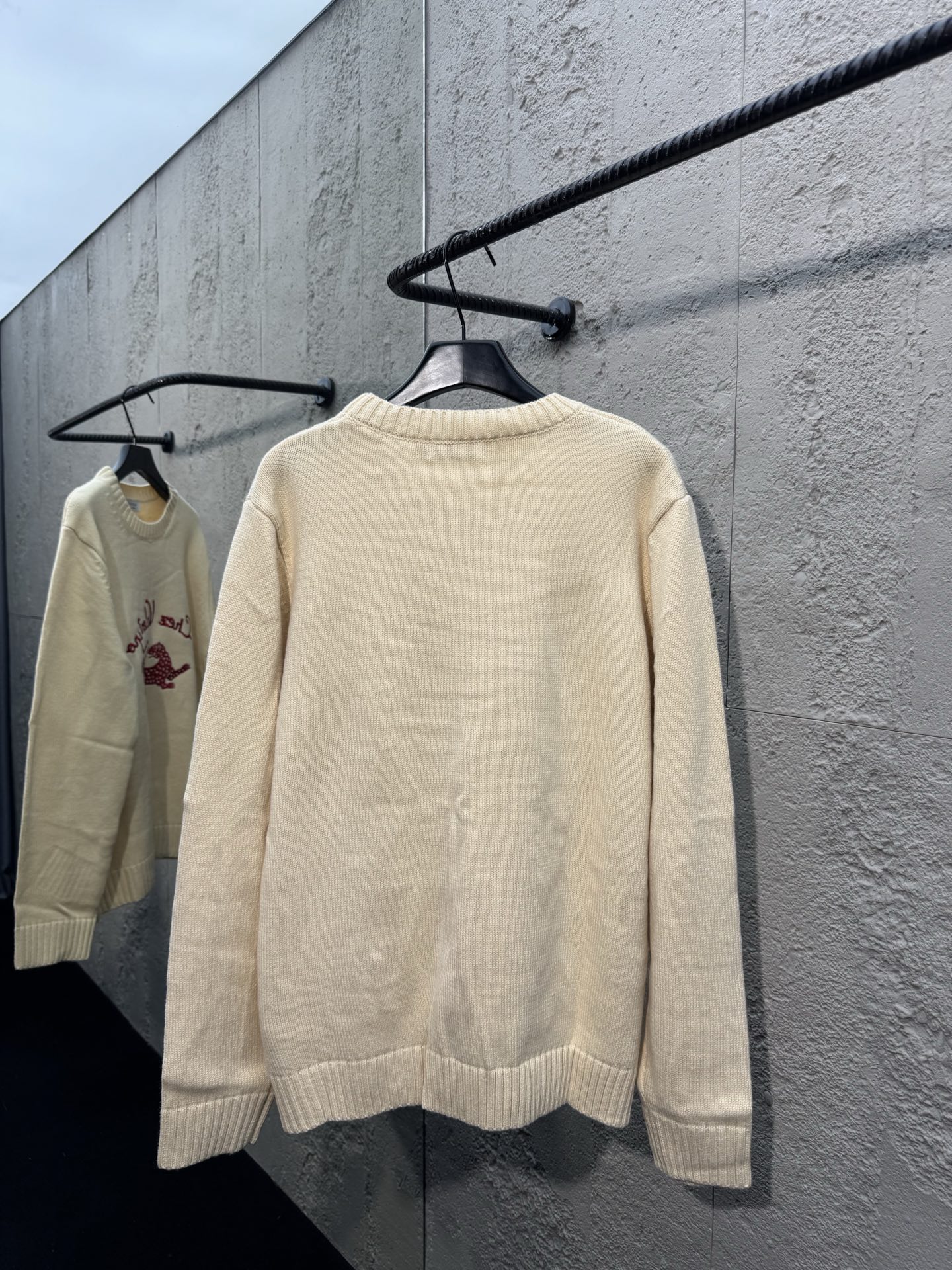 Valent embroidered sweater