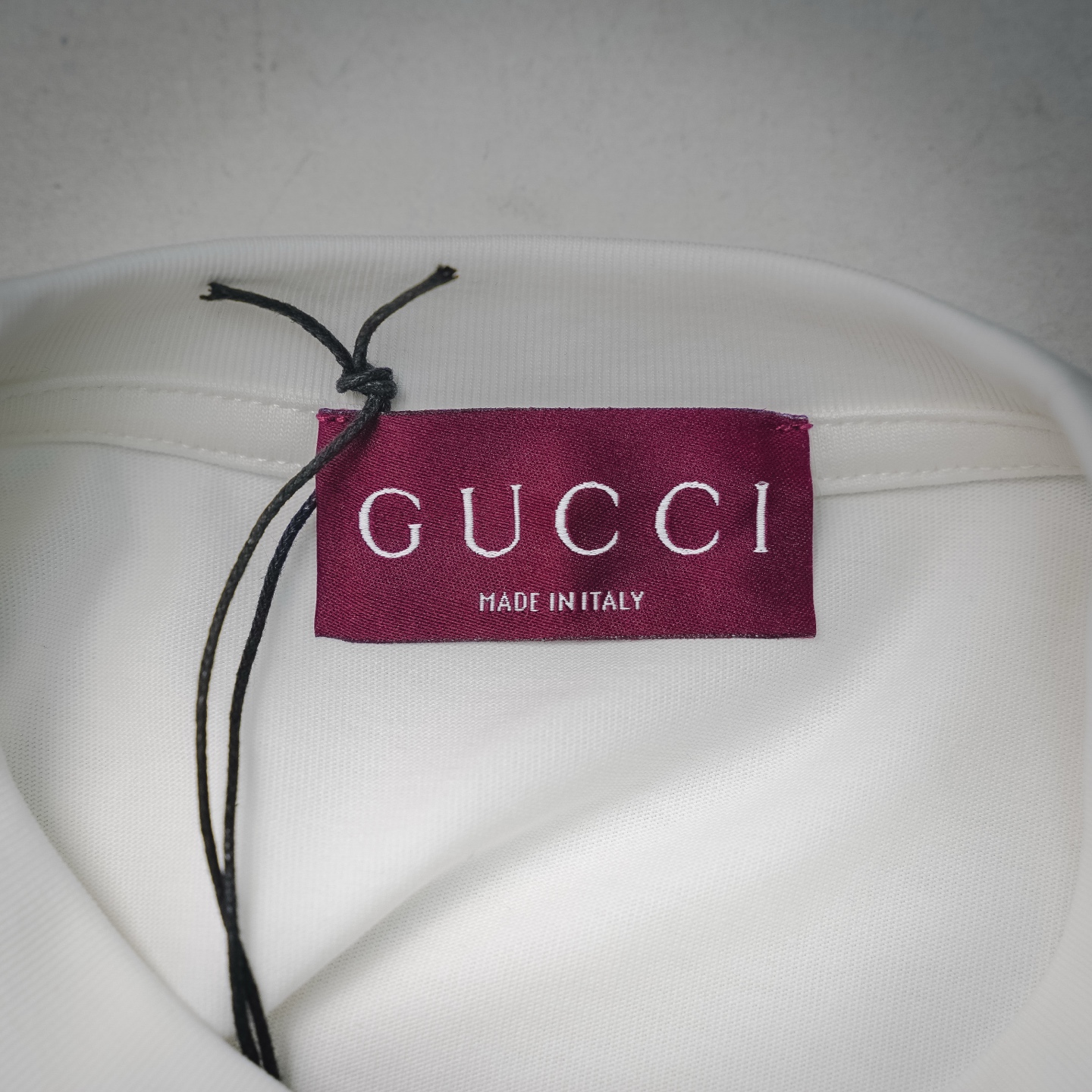 Guc embossing t-shirt