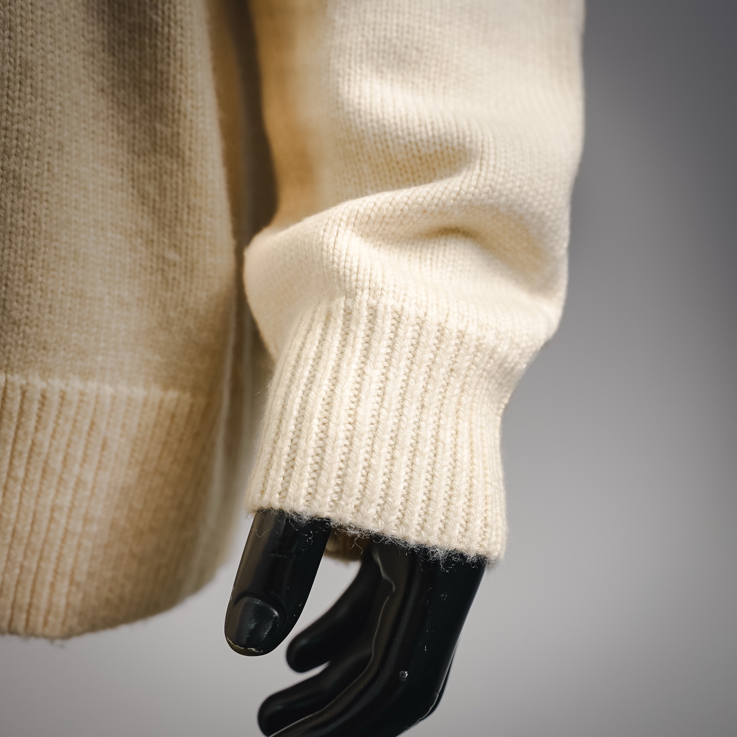 Cel knit sweater