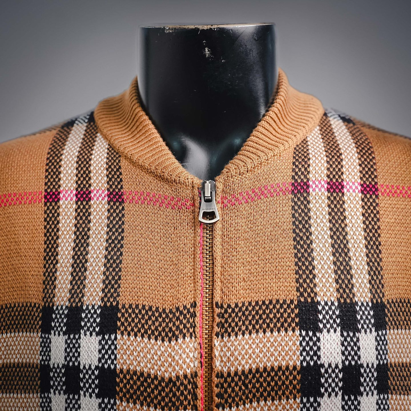Bur check bomber jacket