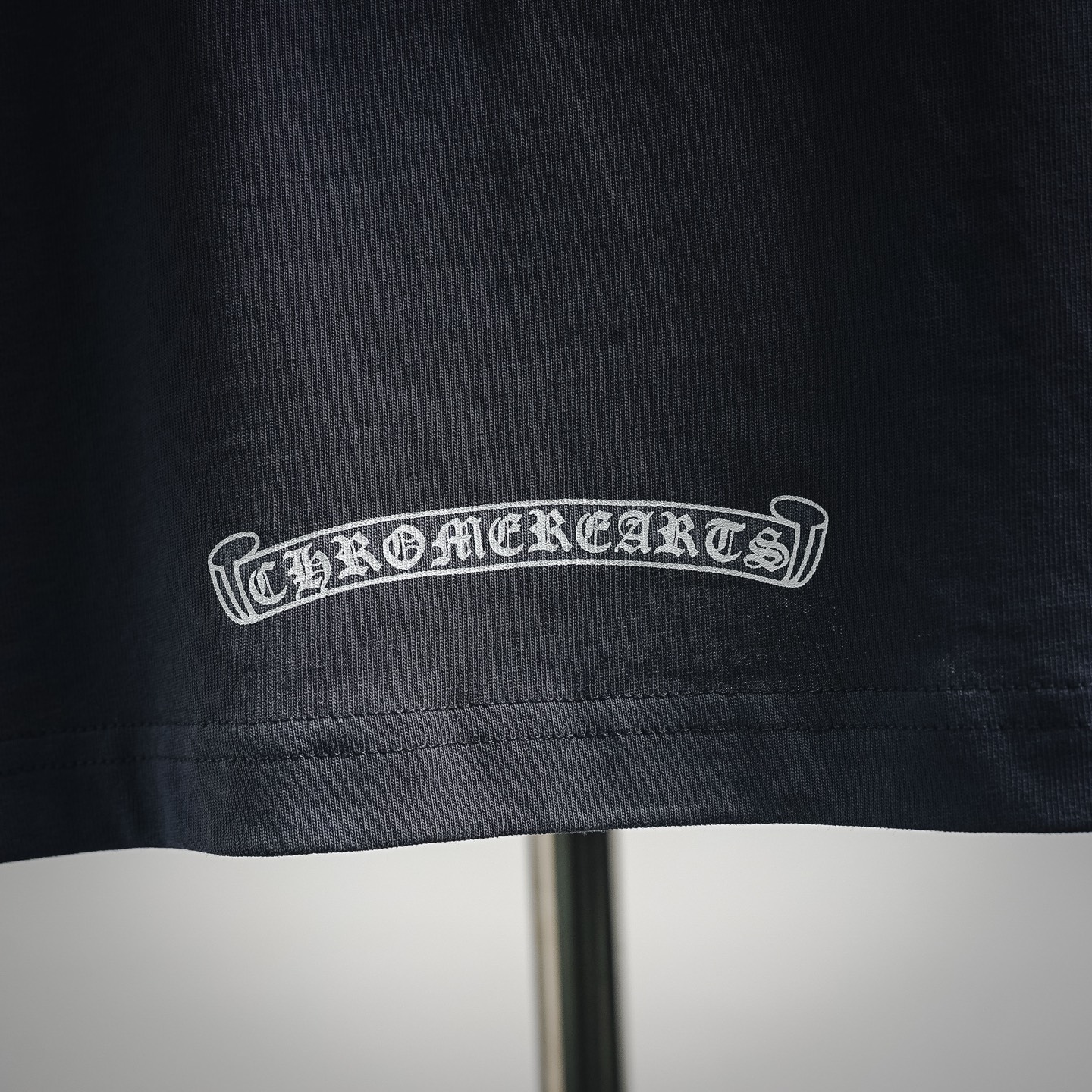 Chrome applique cross t-shirt