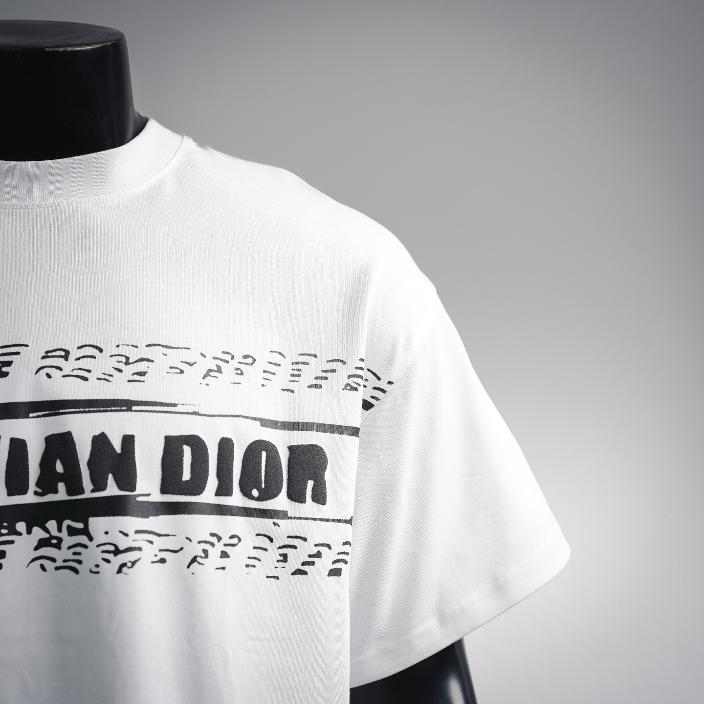 CD letter graffiti-print t-shirt