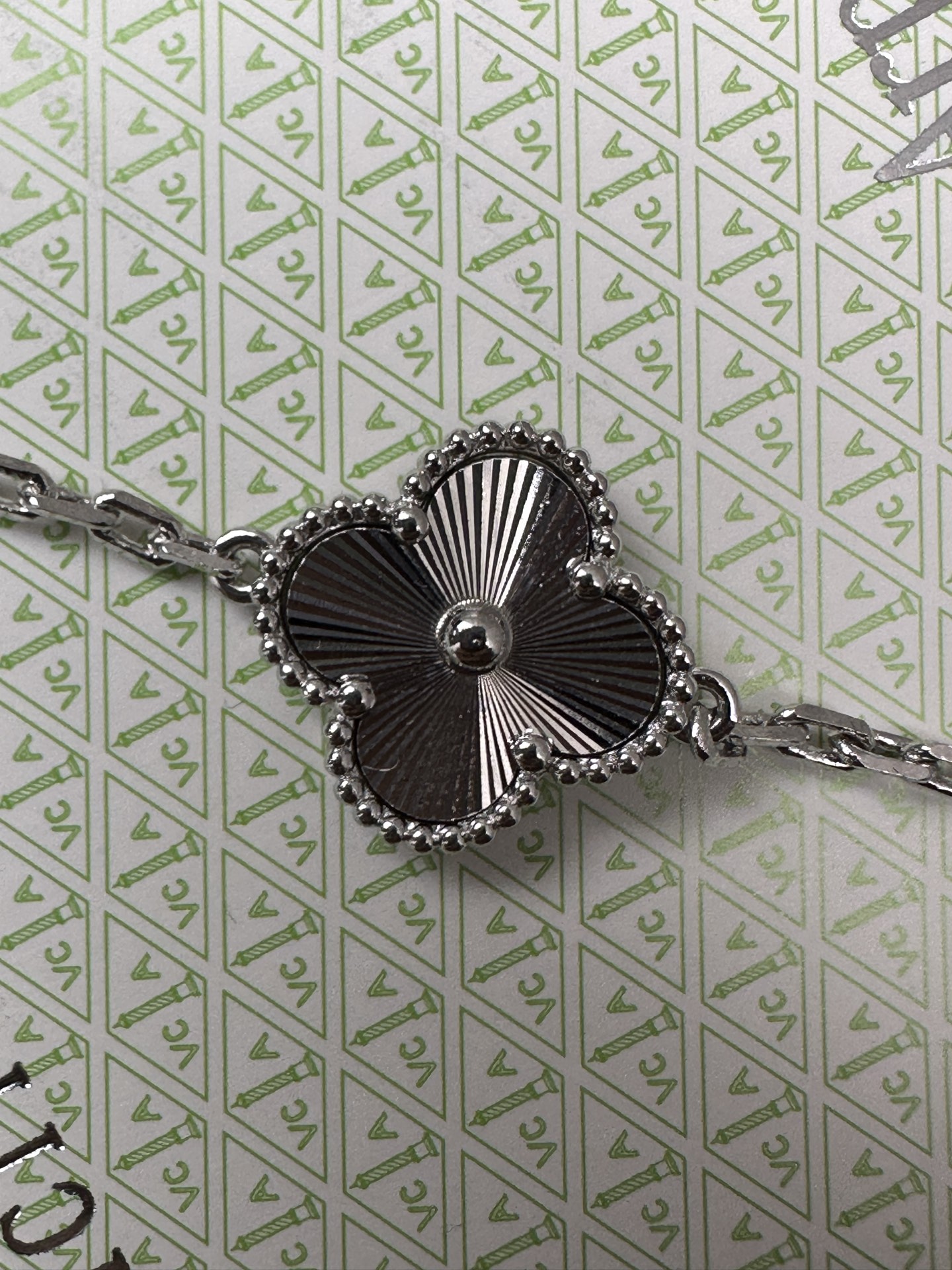 Van bracelet