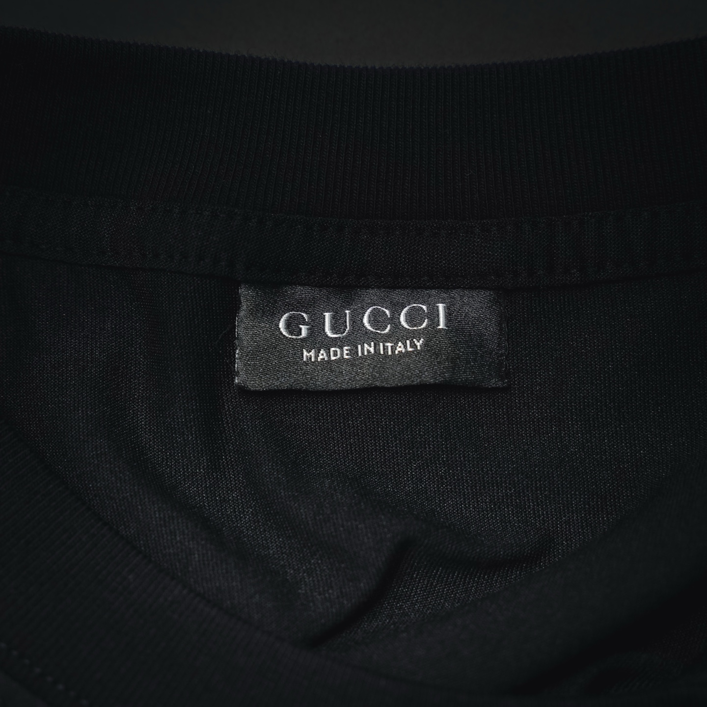 Guc badge embroidered t-shirt