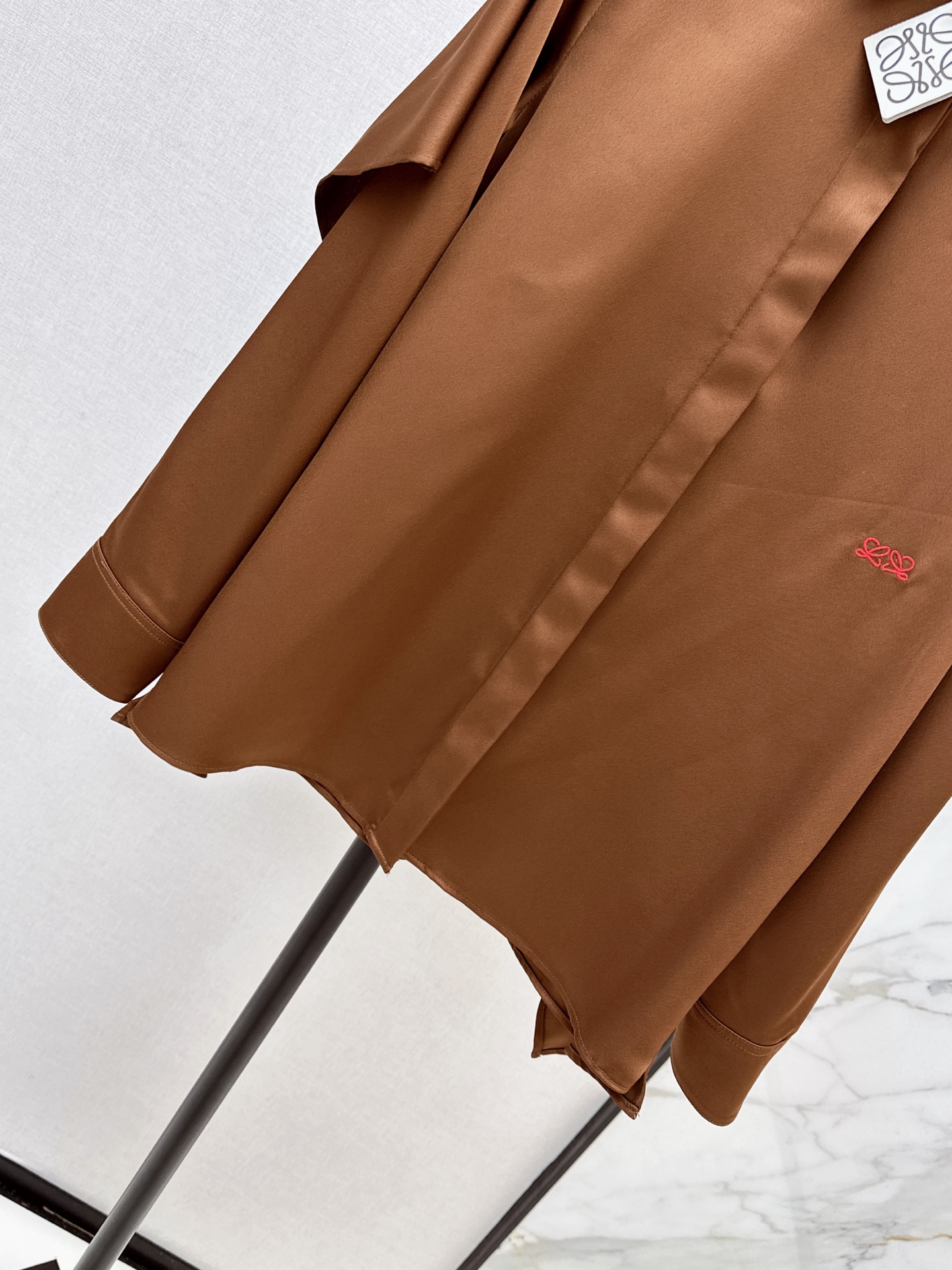 Loe 26fw asymmertic shirt