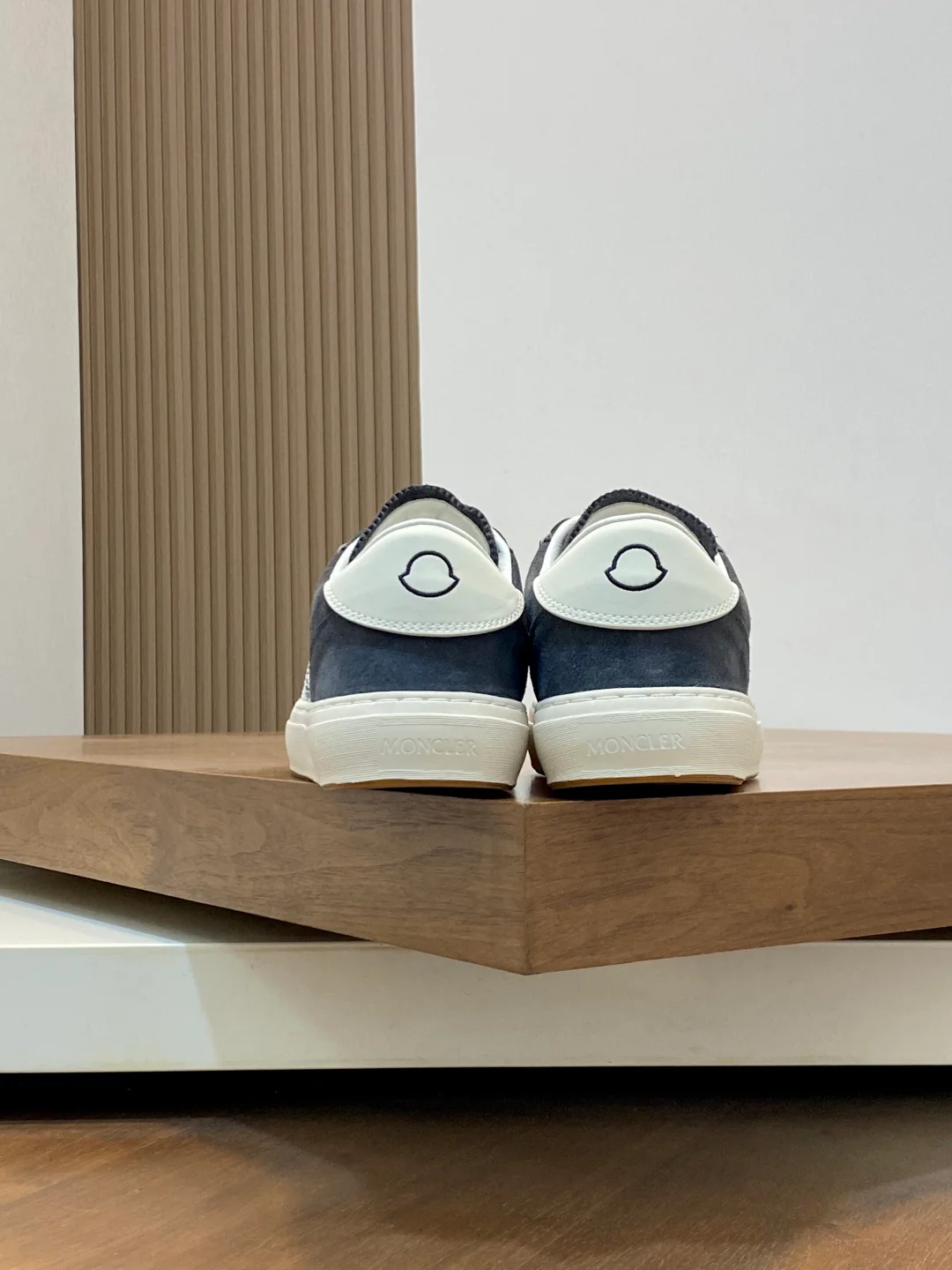 Mon low-top retro sneakers