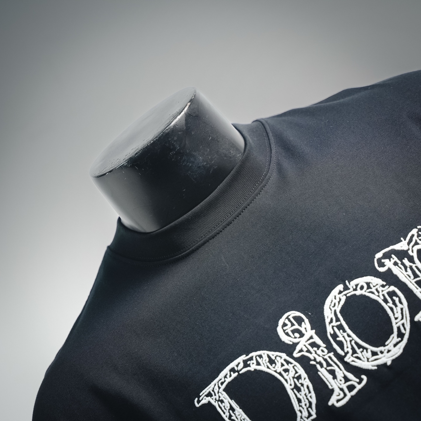 CD letter embroidered t-shirt
