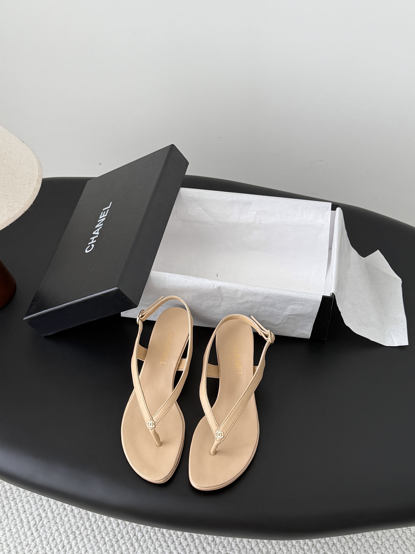Chan 26C flip-flops sandals
