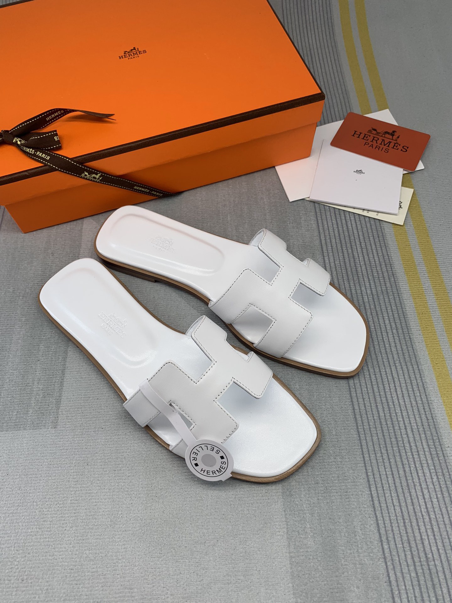 Herm womens slippers
