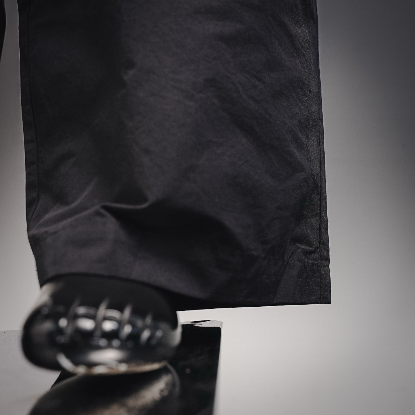 Cel embroidered pants