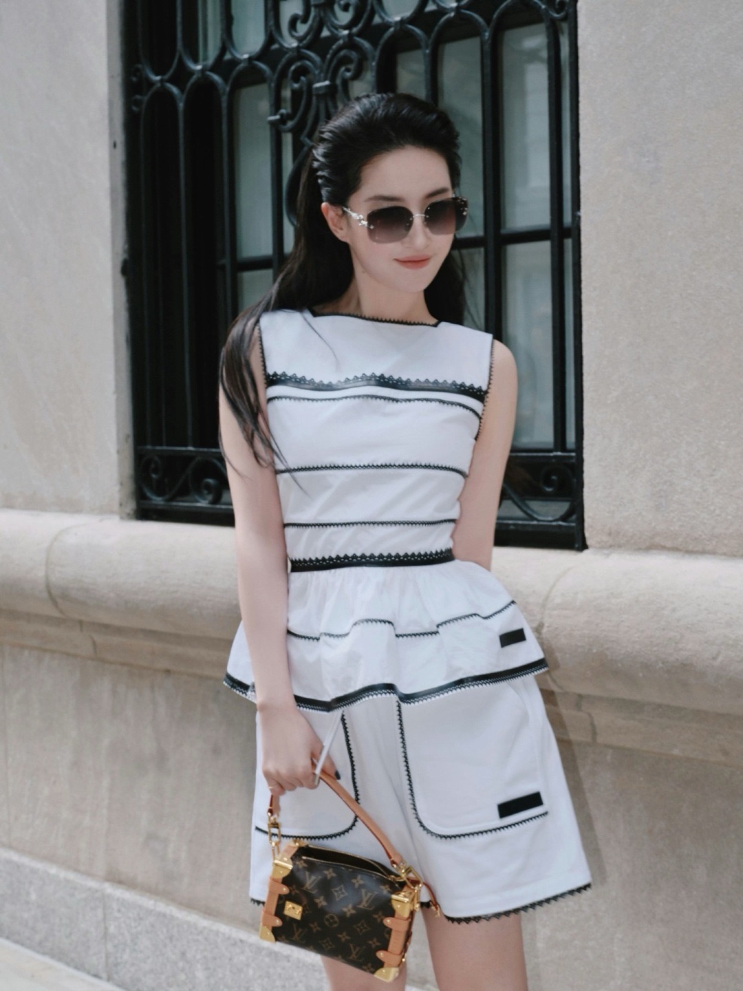 Loui 26ss lace trim vest