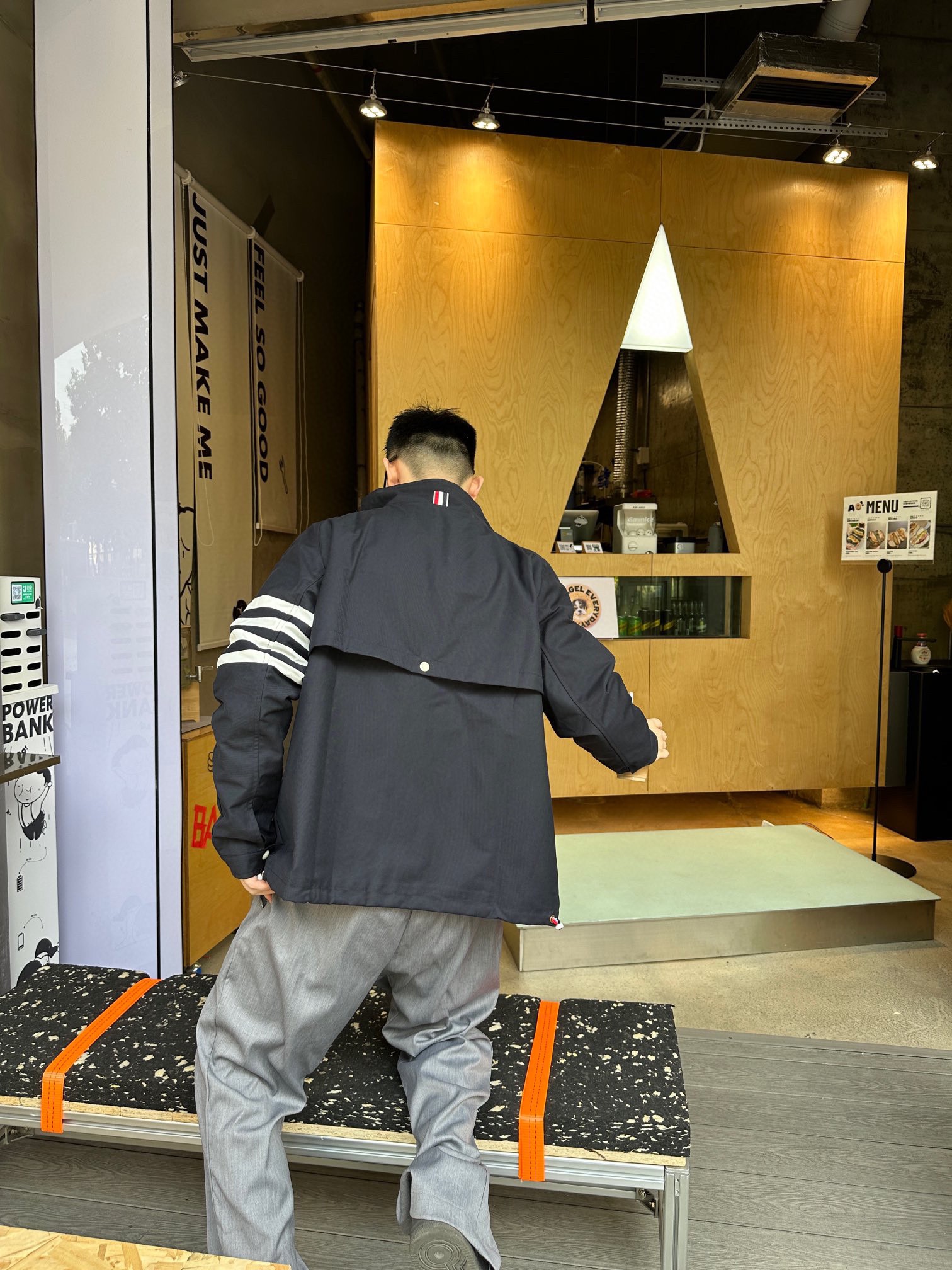 Thom windbreaker coat