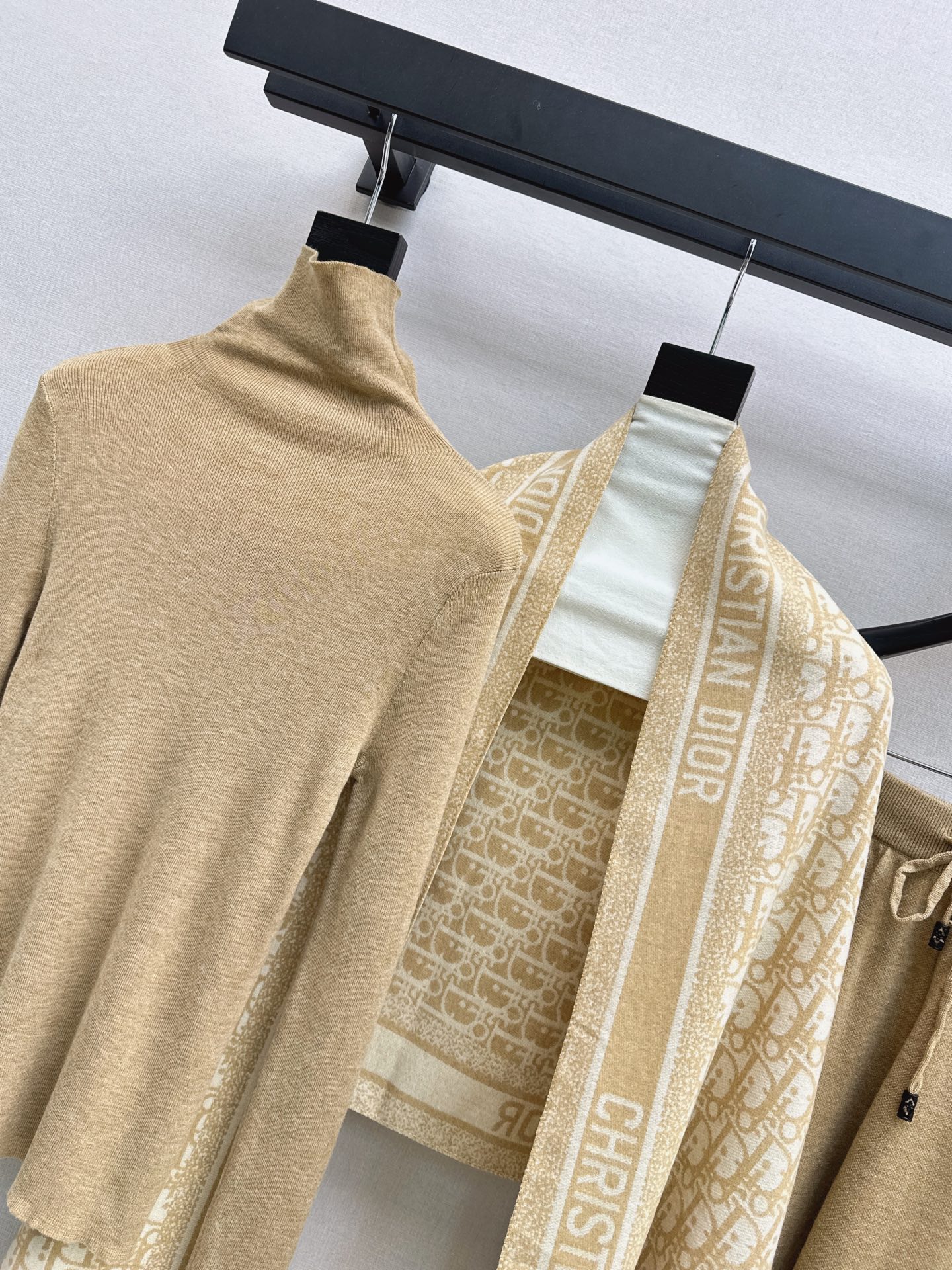 CD 26fw knit shawls basic tee pants sets