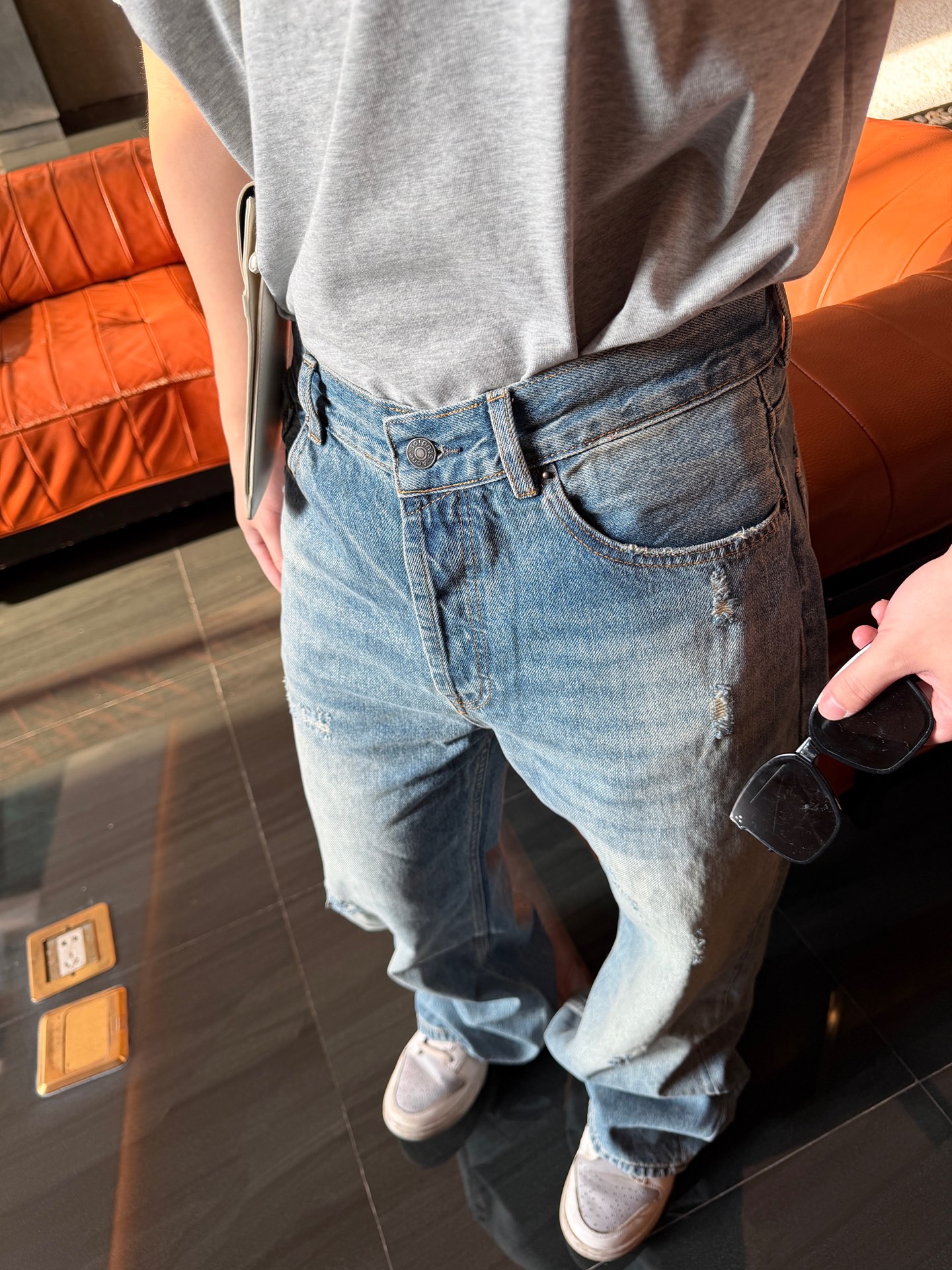Acen distressed ripped jeans