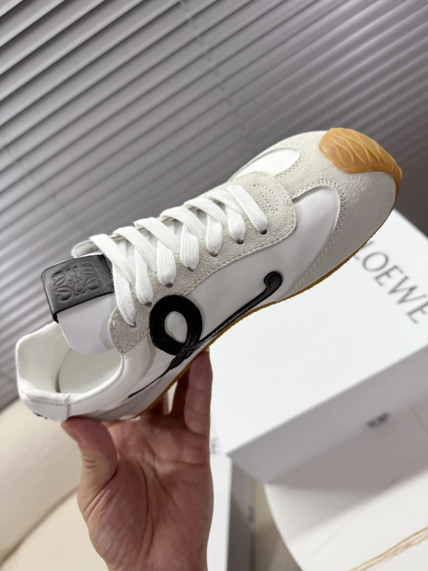 Loe 25fw all-match shoe