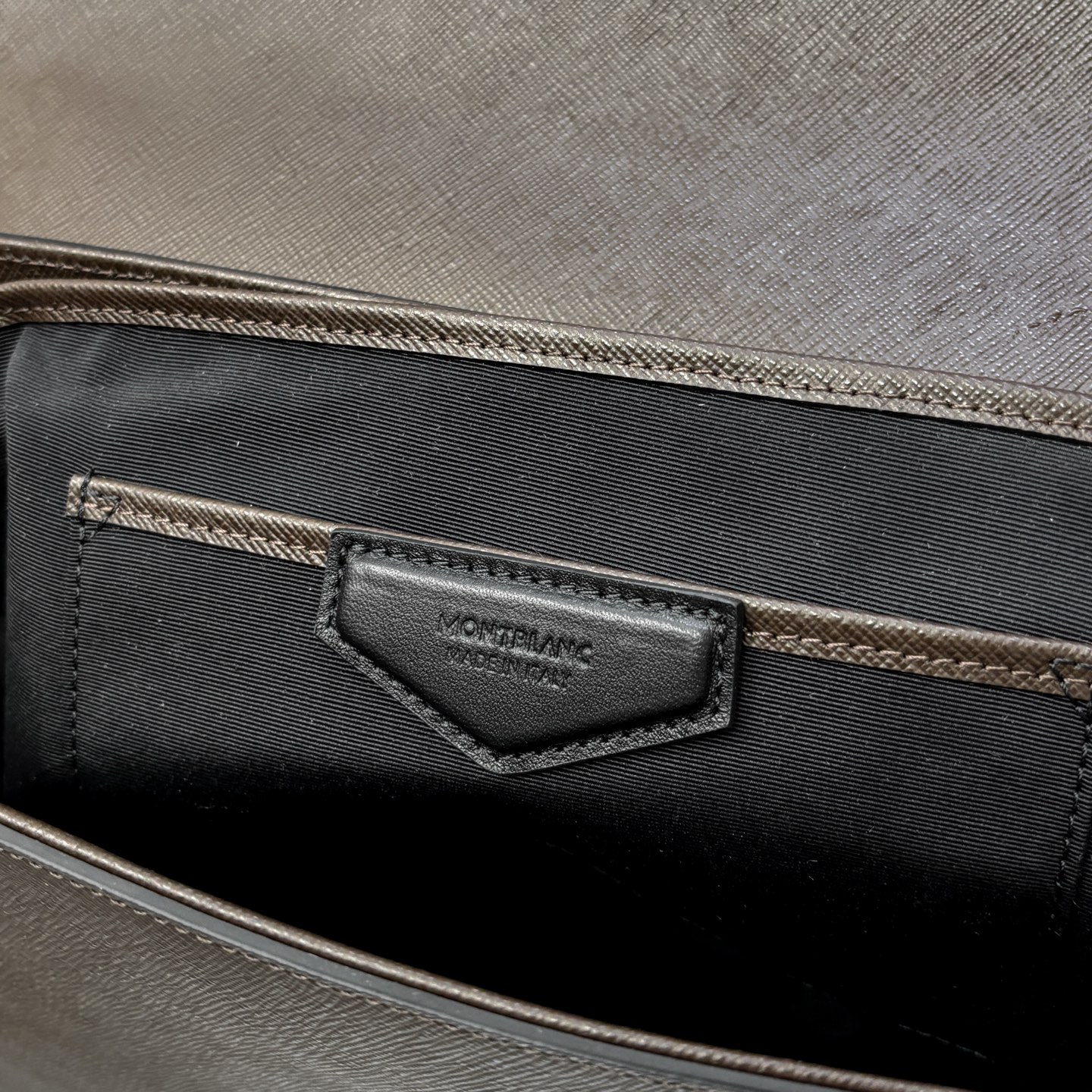 Montb crossbody bag
