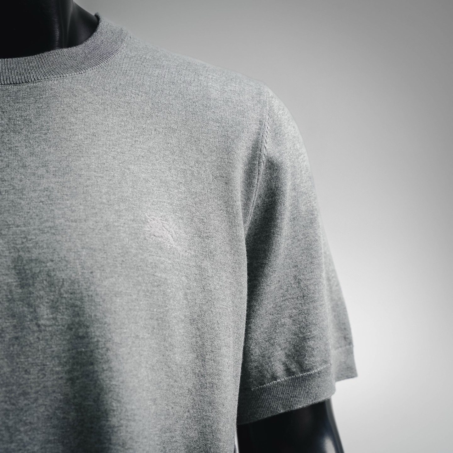 Bur knit embroidered t-shirt