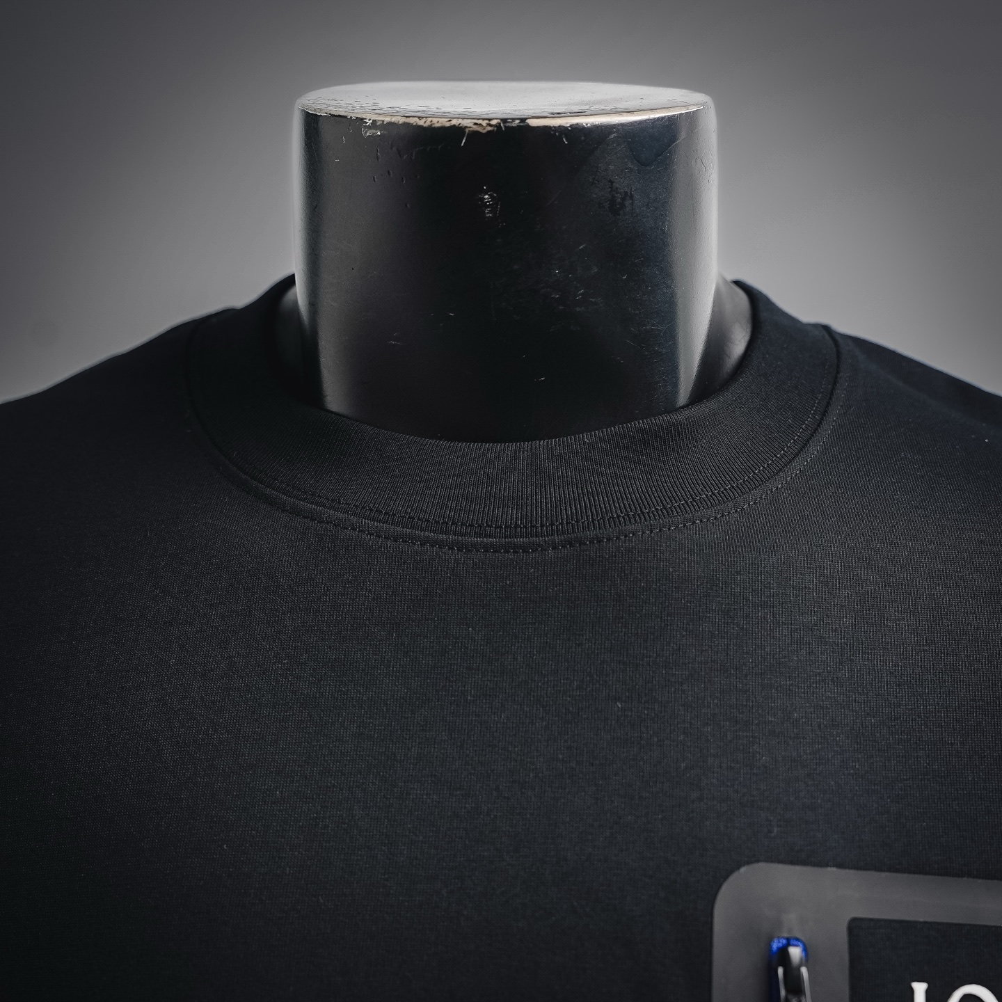 Loe pocket zip t-shirt
