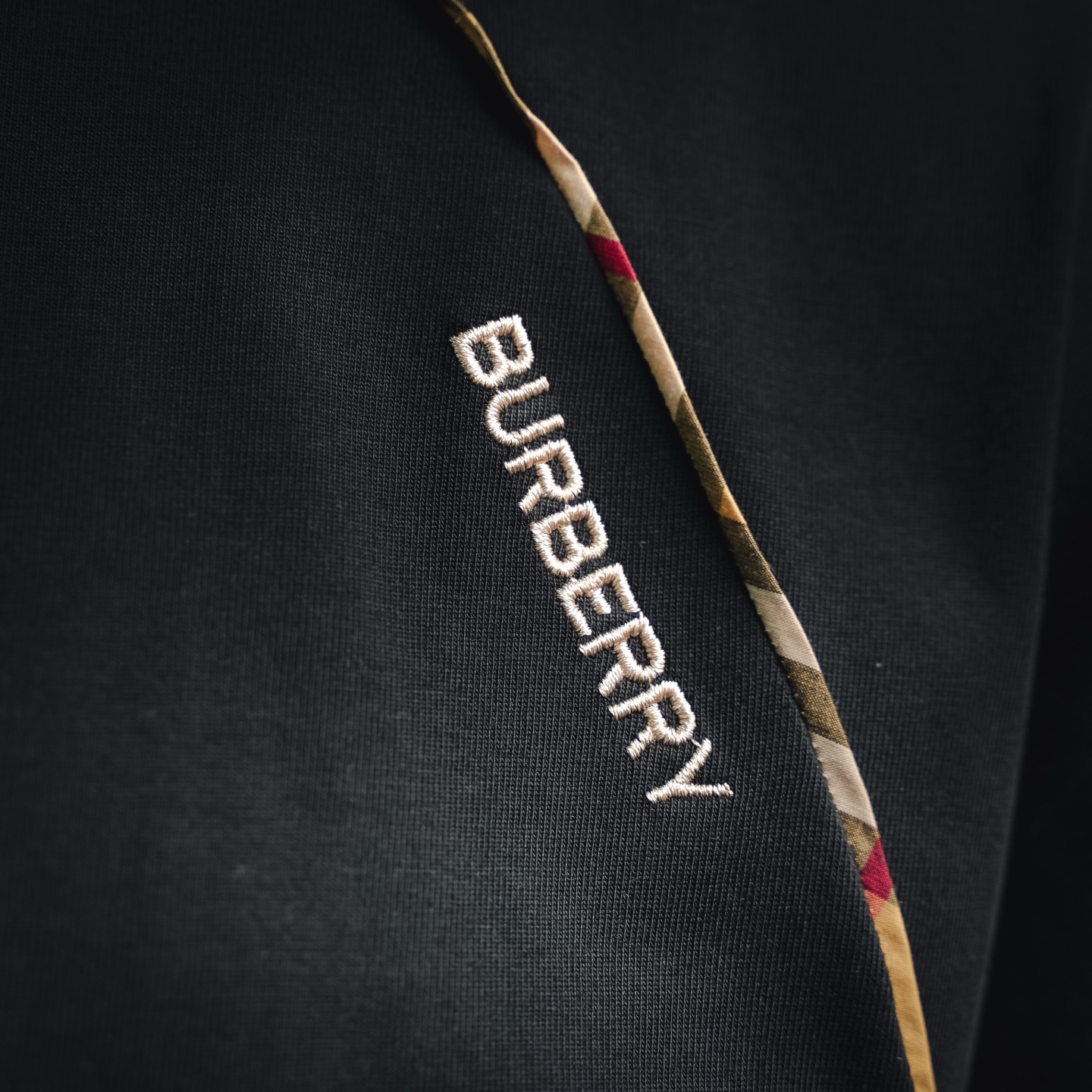 Bur embroidered plaid t-shirt