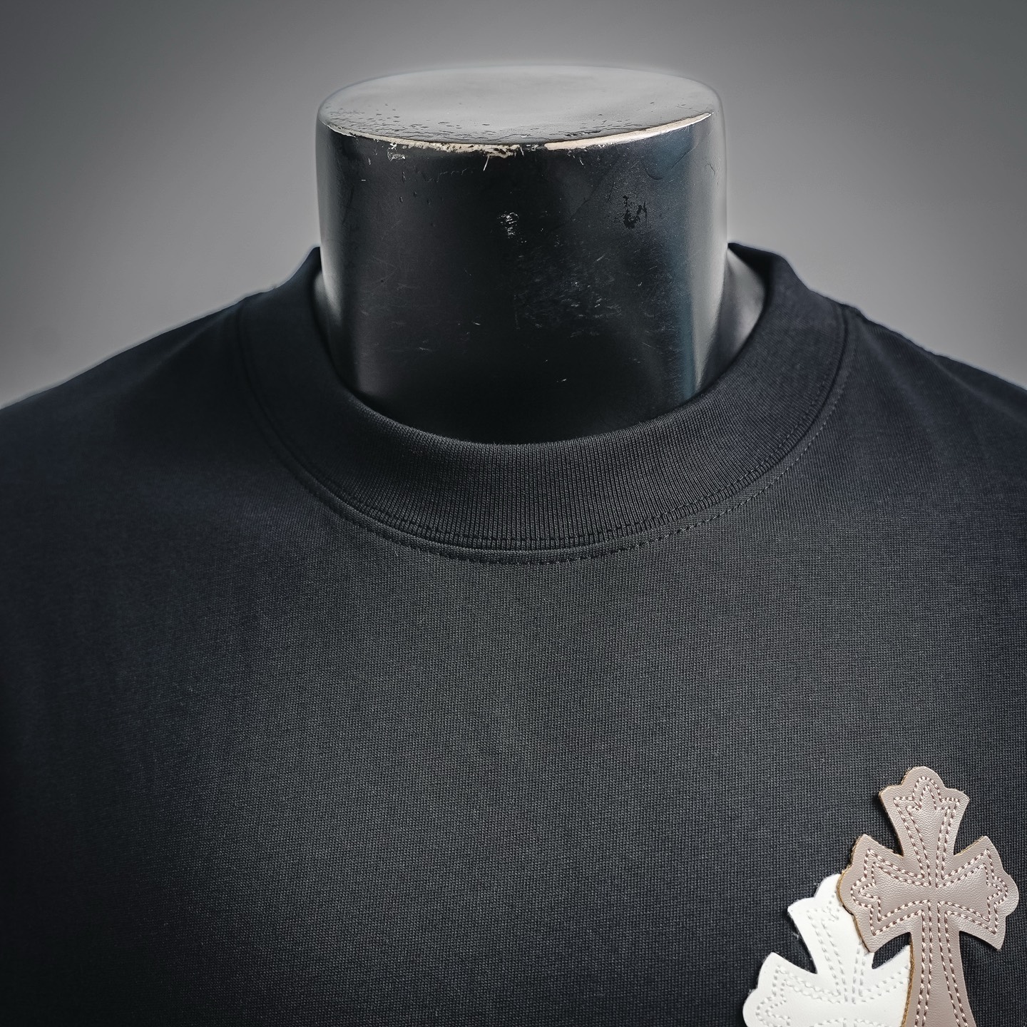 Chrome cross patch t-shirt