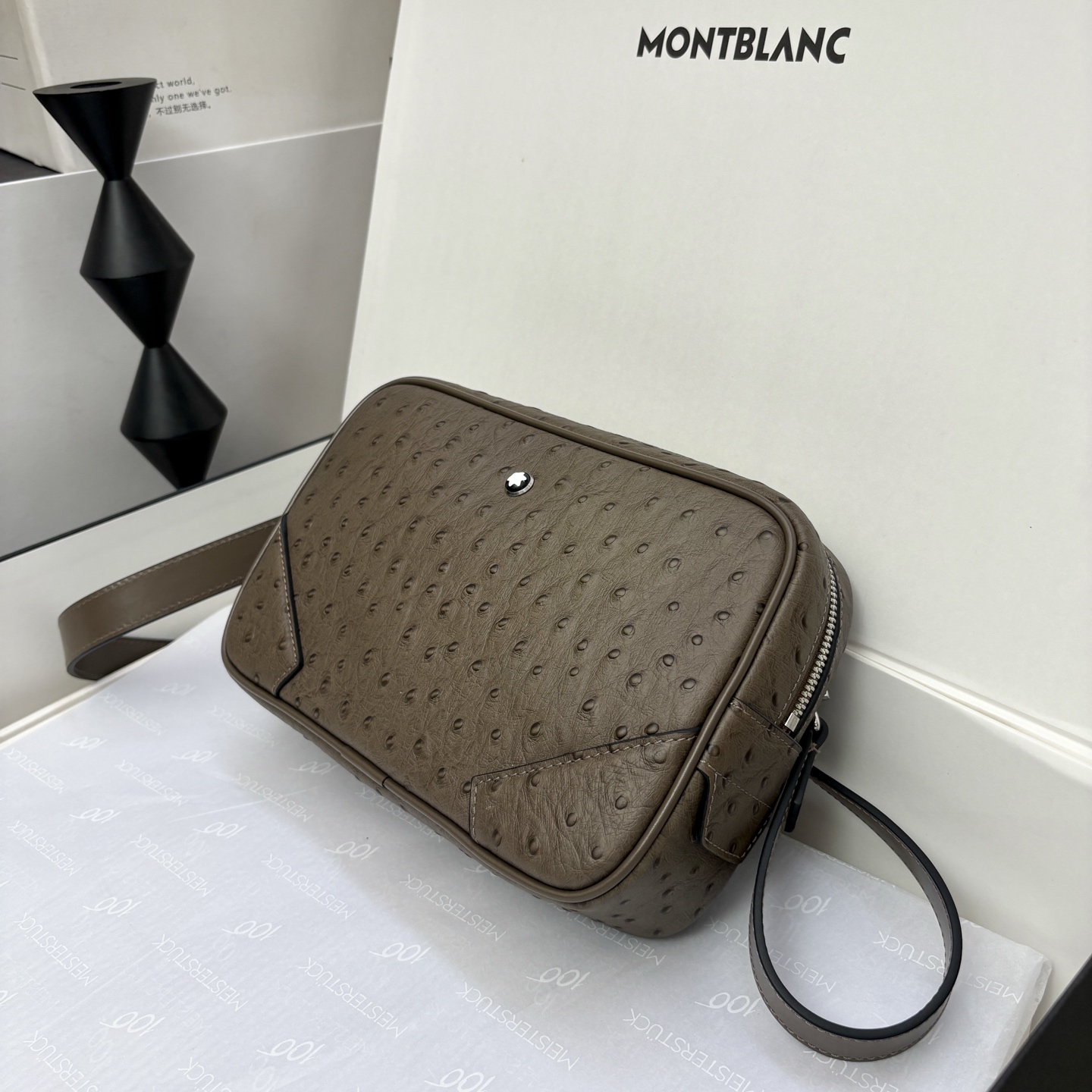 Montb saddle crossbody bag