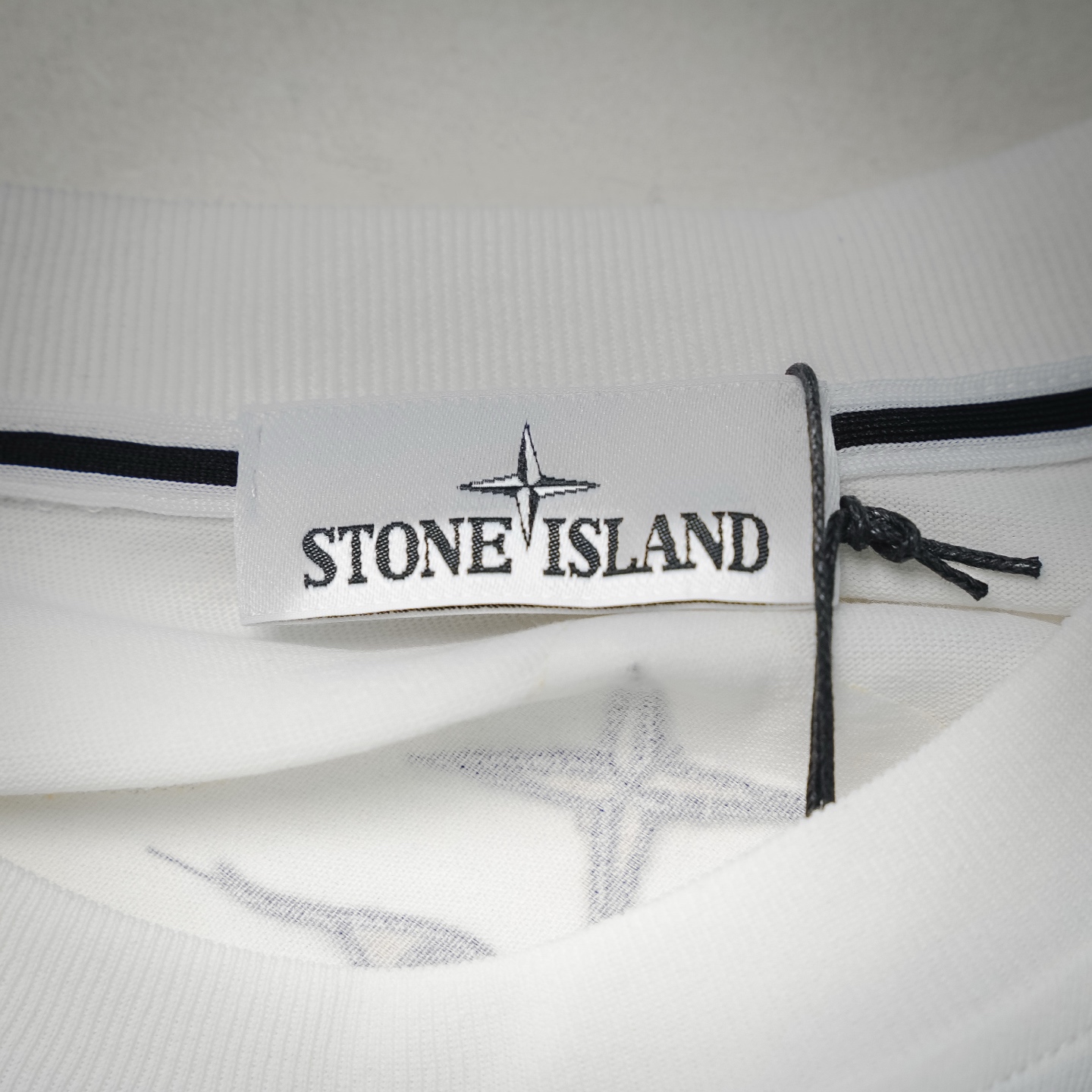 Stone whit a pocket t-shirt