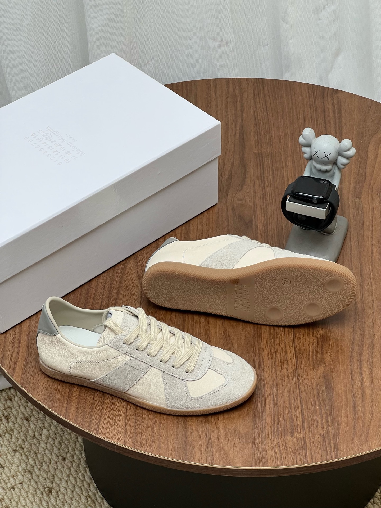 Maison low-top shoes