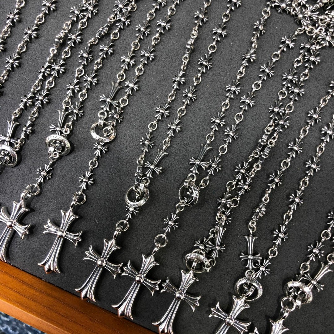 Chrome adjustable necklace