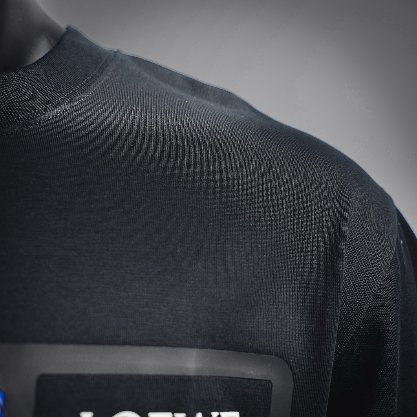 Loe pocket zip t-shirt