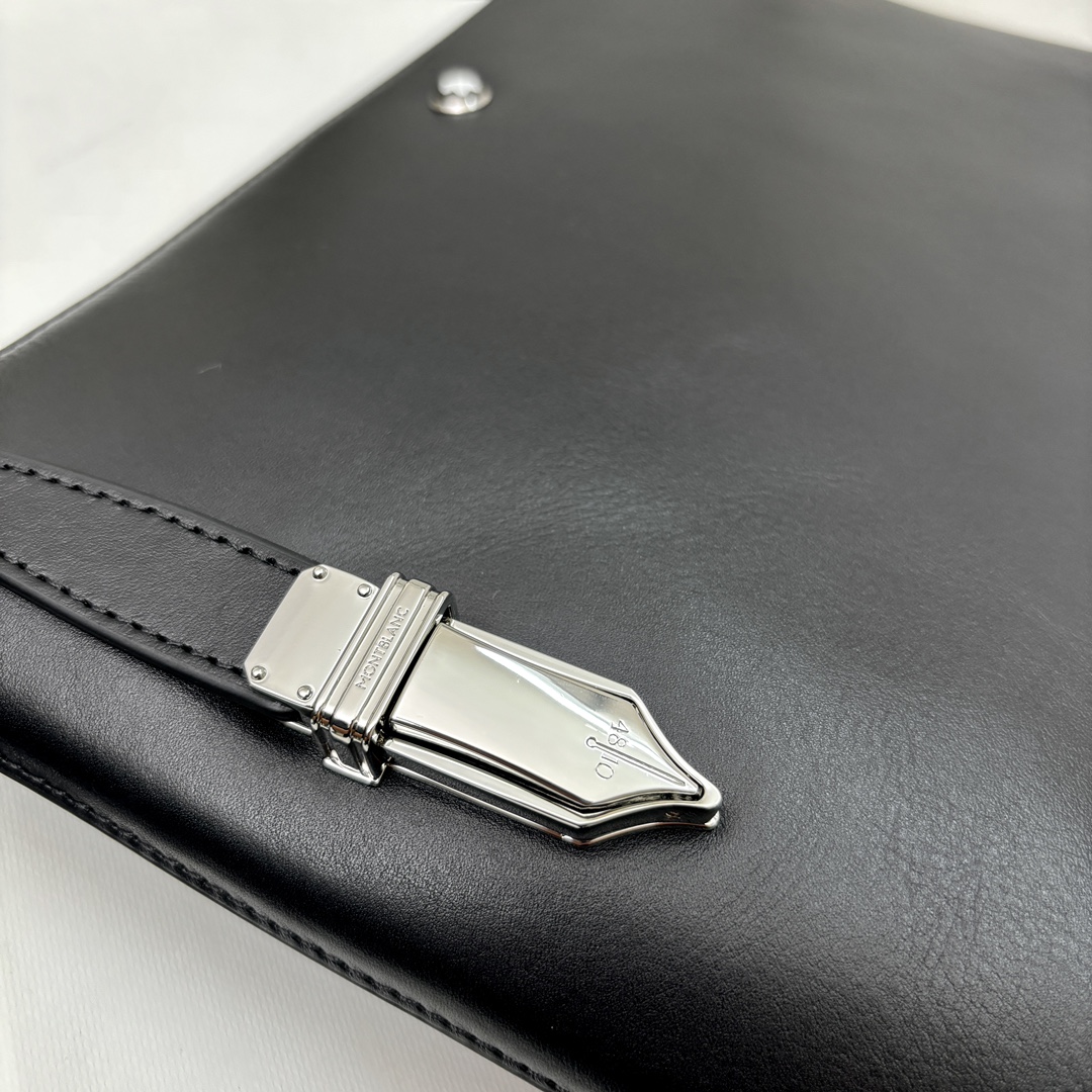 Montb clutch bag