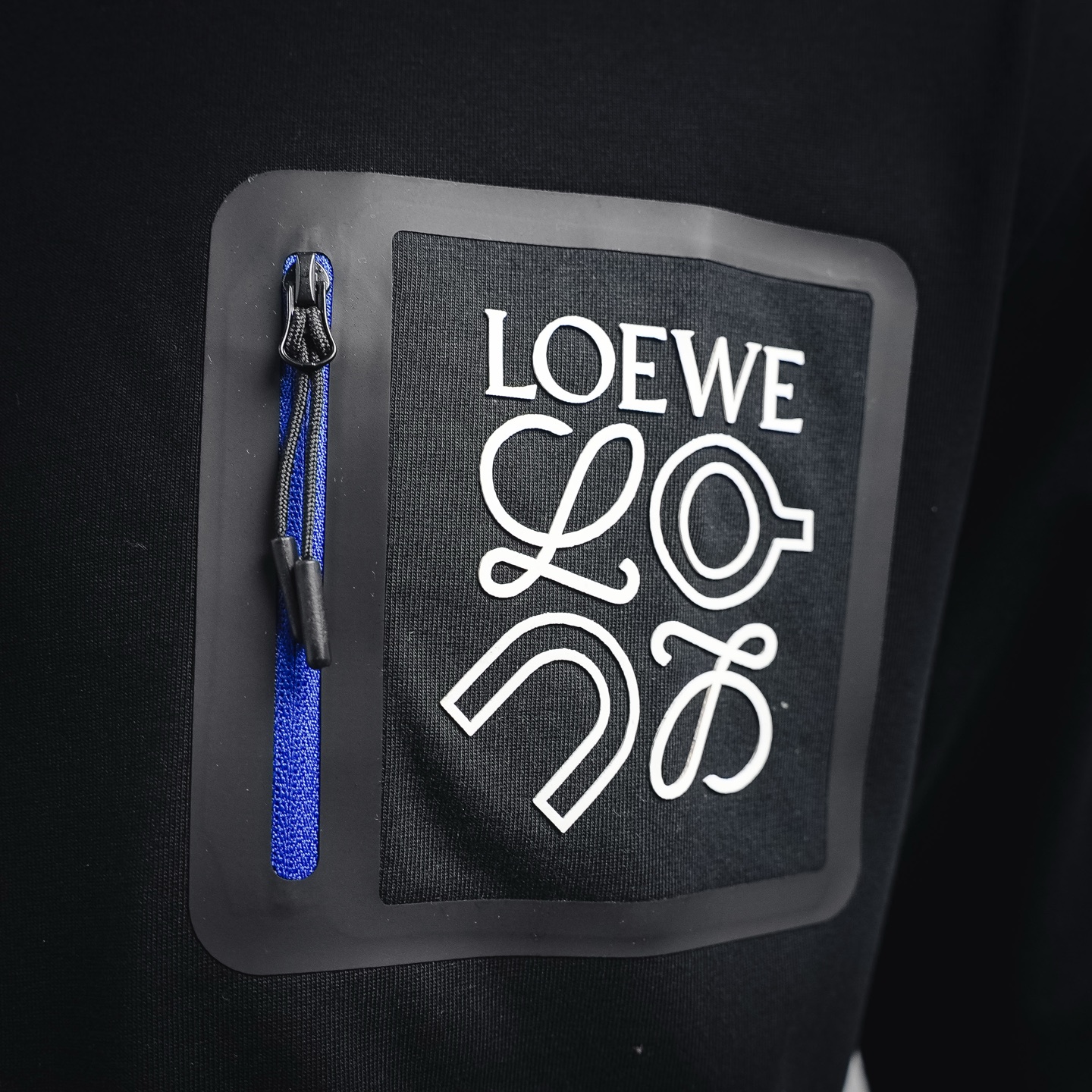 Loe pocket zip t-shirt