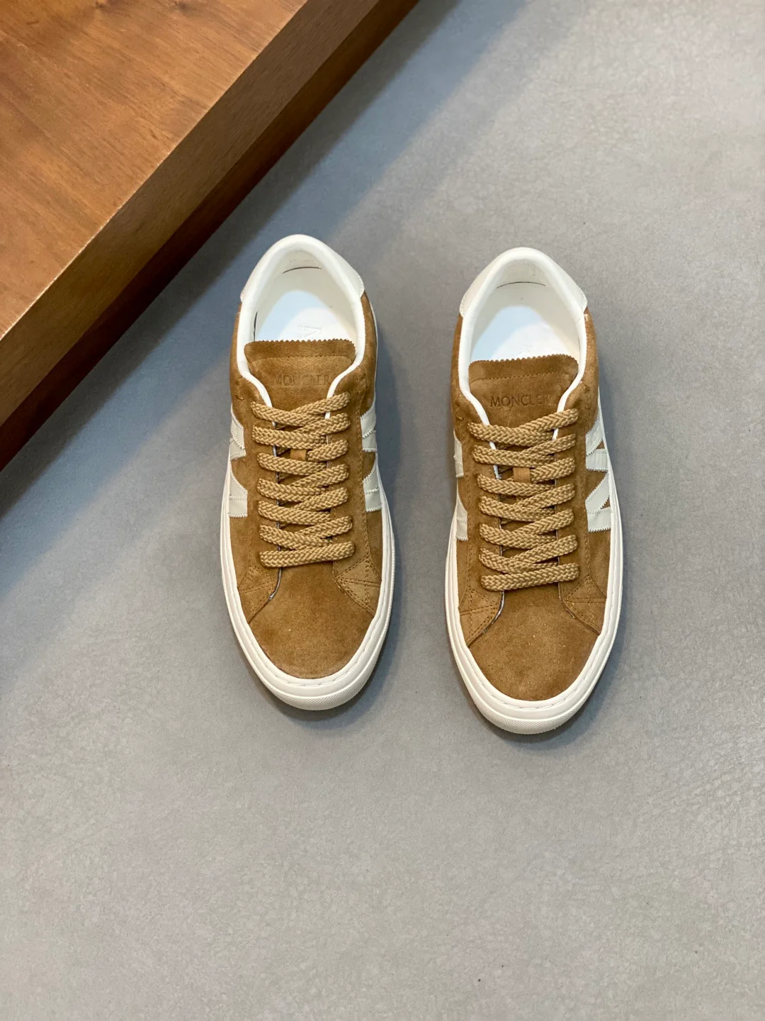 Mon low-top retro sneakers