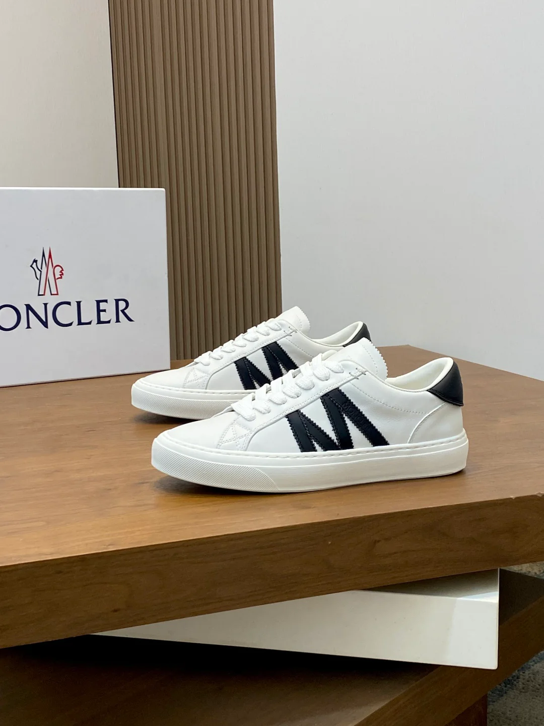 Mon low-top retro sneakers